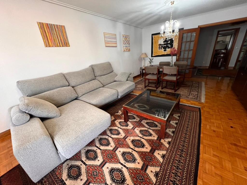 Apartamento Luminoso Piso Grande Con Garaje En El Centro.