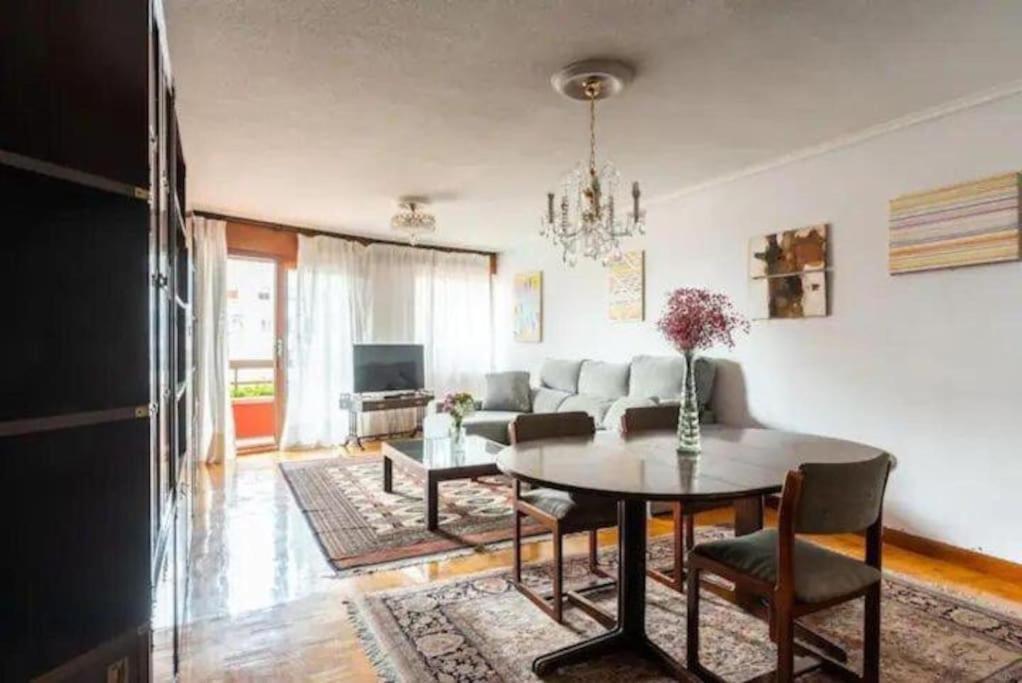 Luminoso Piso Grande Con Garaje En El Centro. Apartamento *