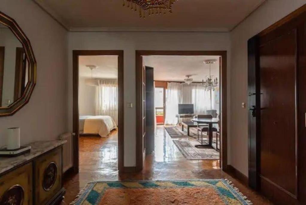 Apartamento Luminoso Piso Grande Con Garaje En El Centro. Santander