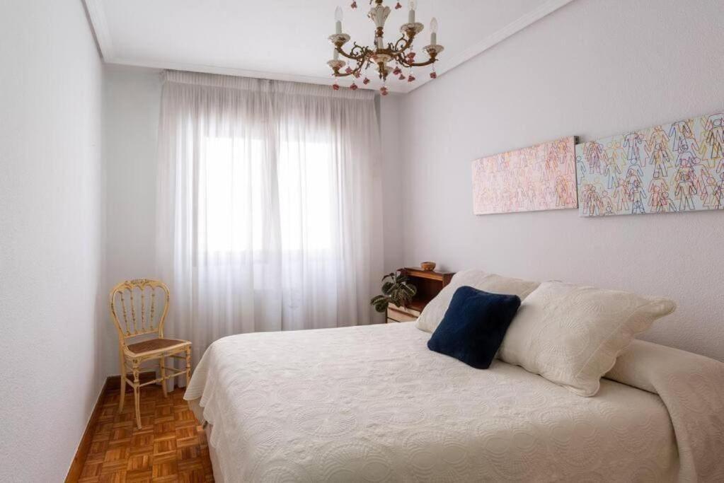 Apartamento Luminoso Piso Grande Con Garaje En El Centro. *
