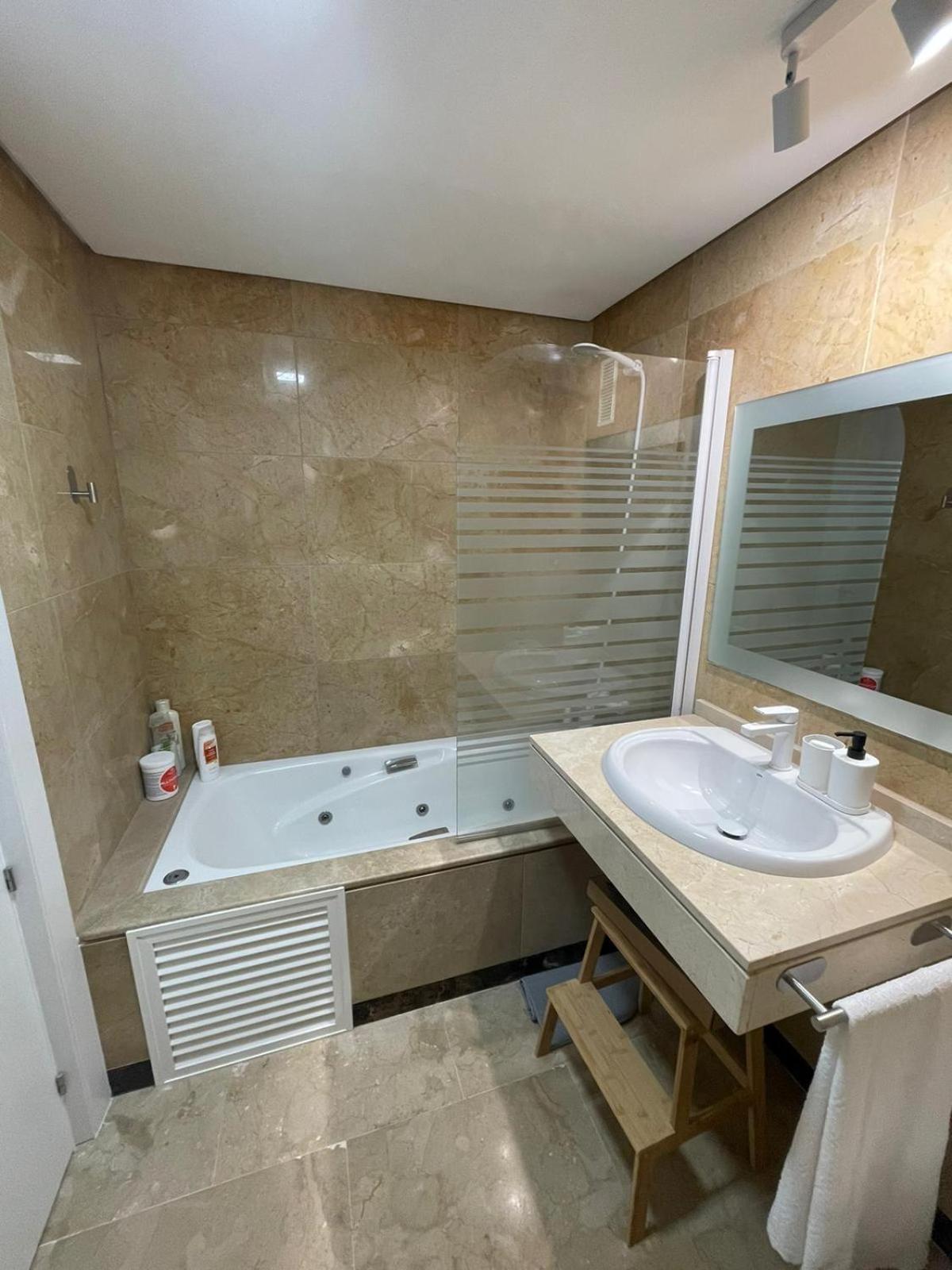Duquesa Village Cozy Golf & Apartment Manilva