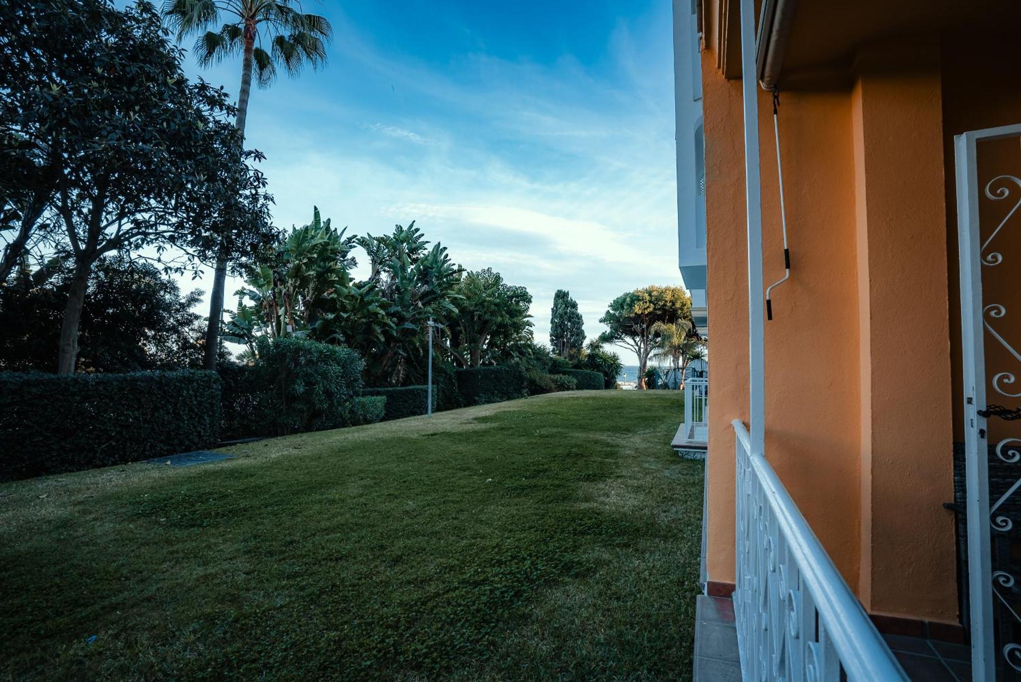Apartamento First Sea Line Puerto Banus 2 Bedrooms In A Private Residential Complex Marbella