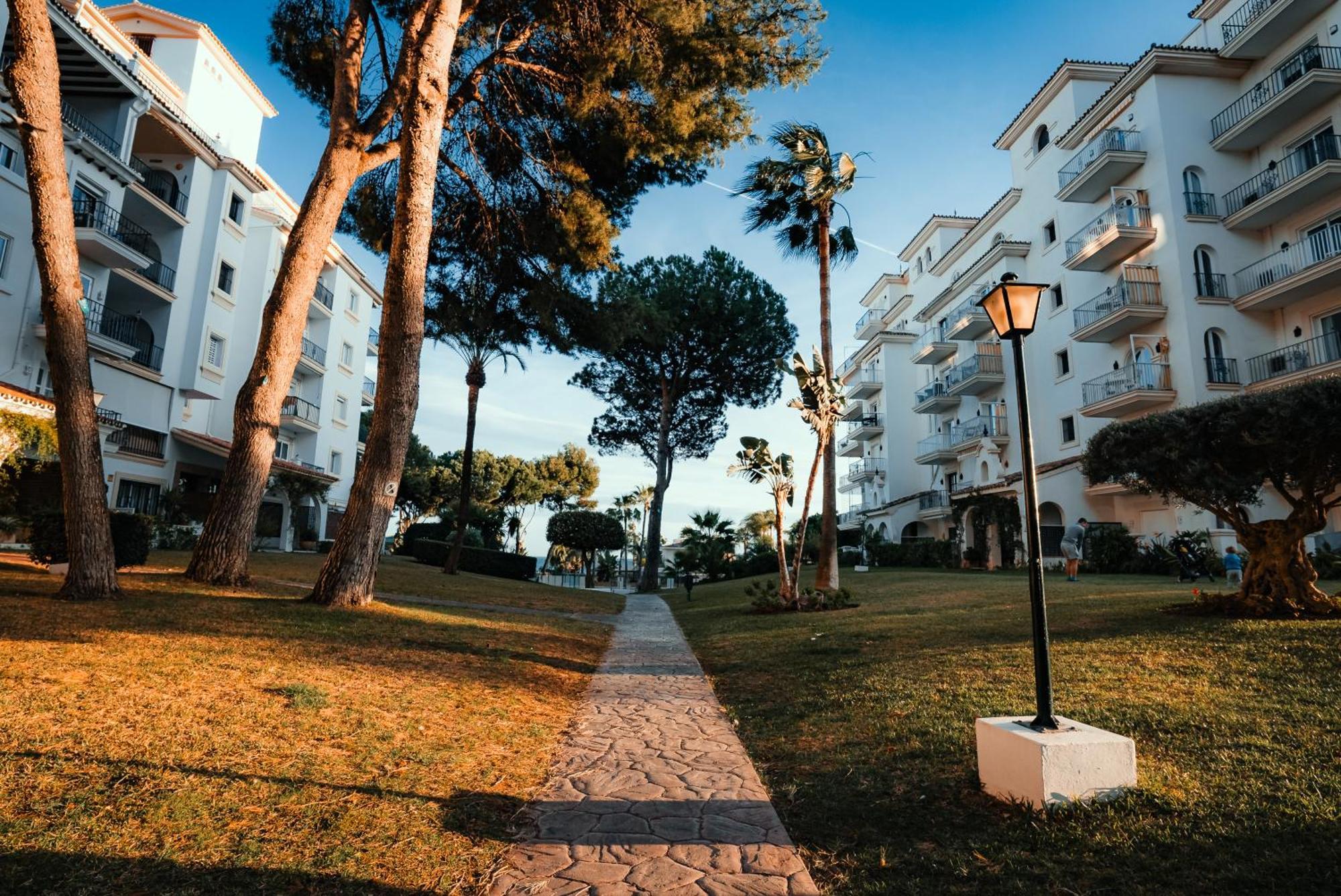 First Sea Line Puerto Banus 2 Bedrooms In A Private Residential Complex *