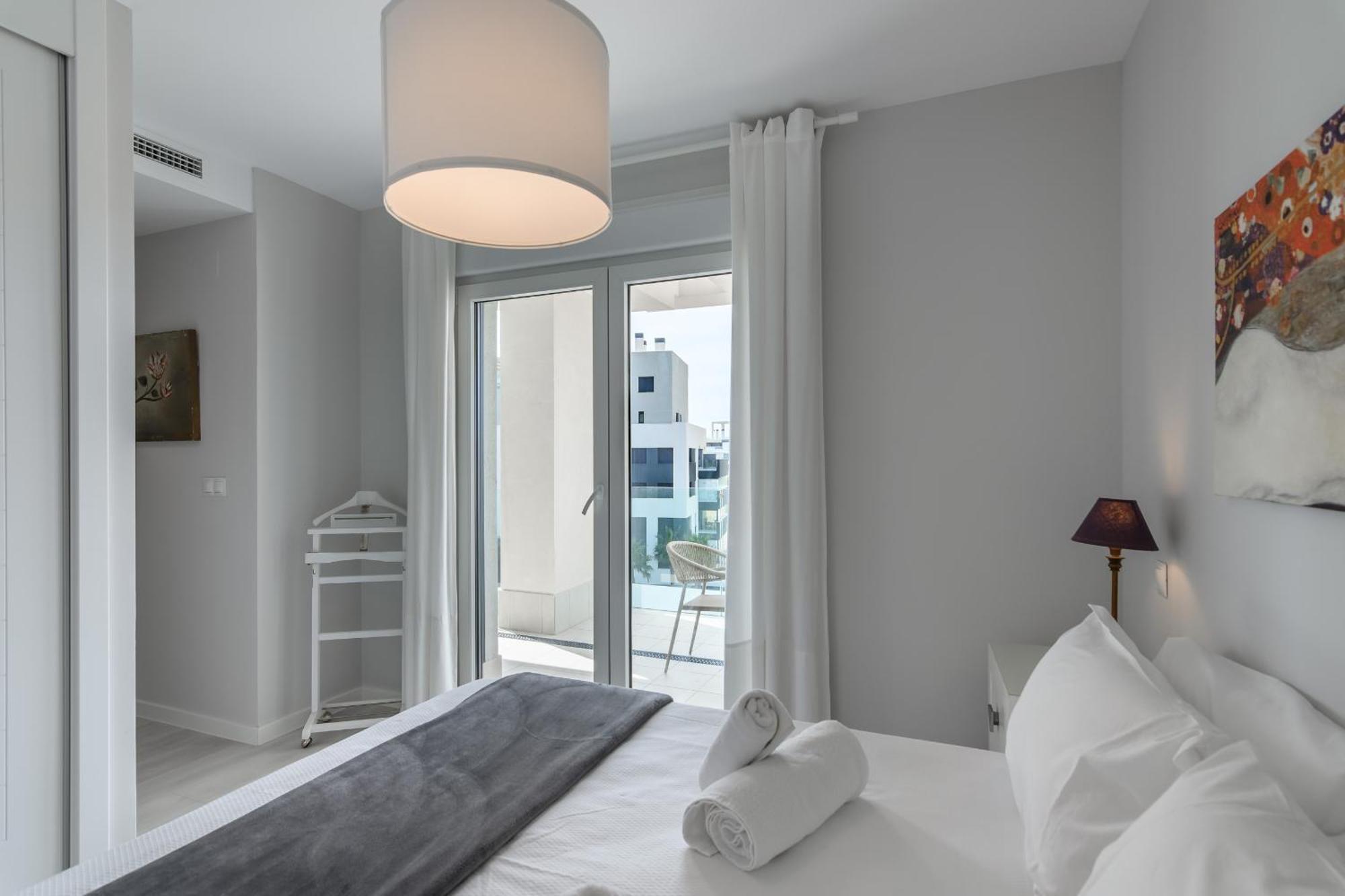 Camaleones By H - Playa De Haraganes Hlhc3304p4 Isla Canela