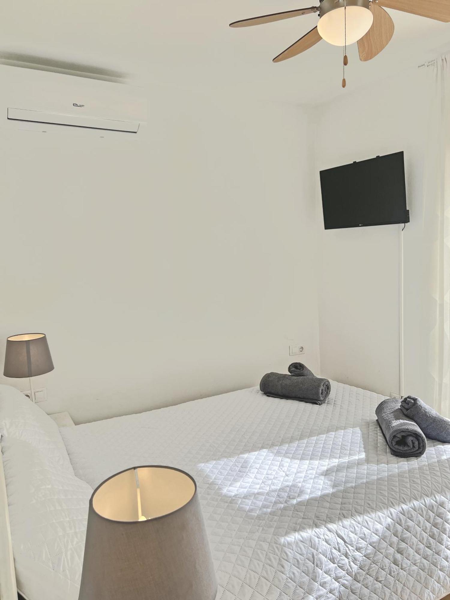 Puro Centro. 500m Del Mar. A/c Apartamento