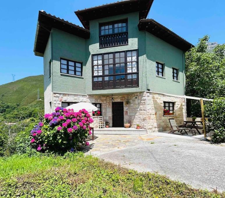 Сasa de vacaciones Acogedora Casa En Arangas Cabrales *