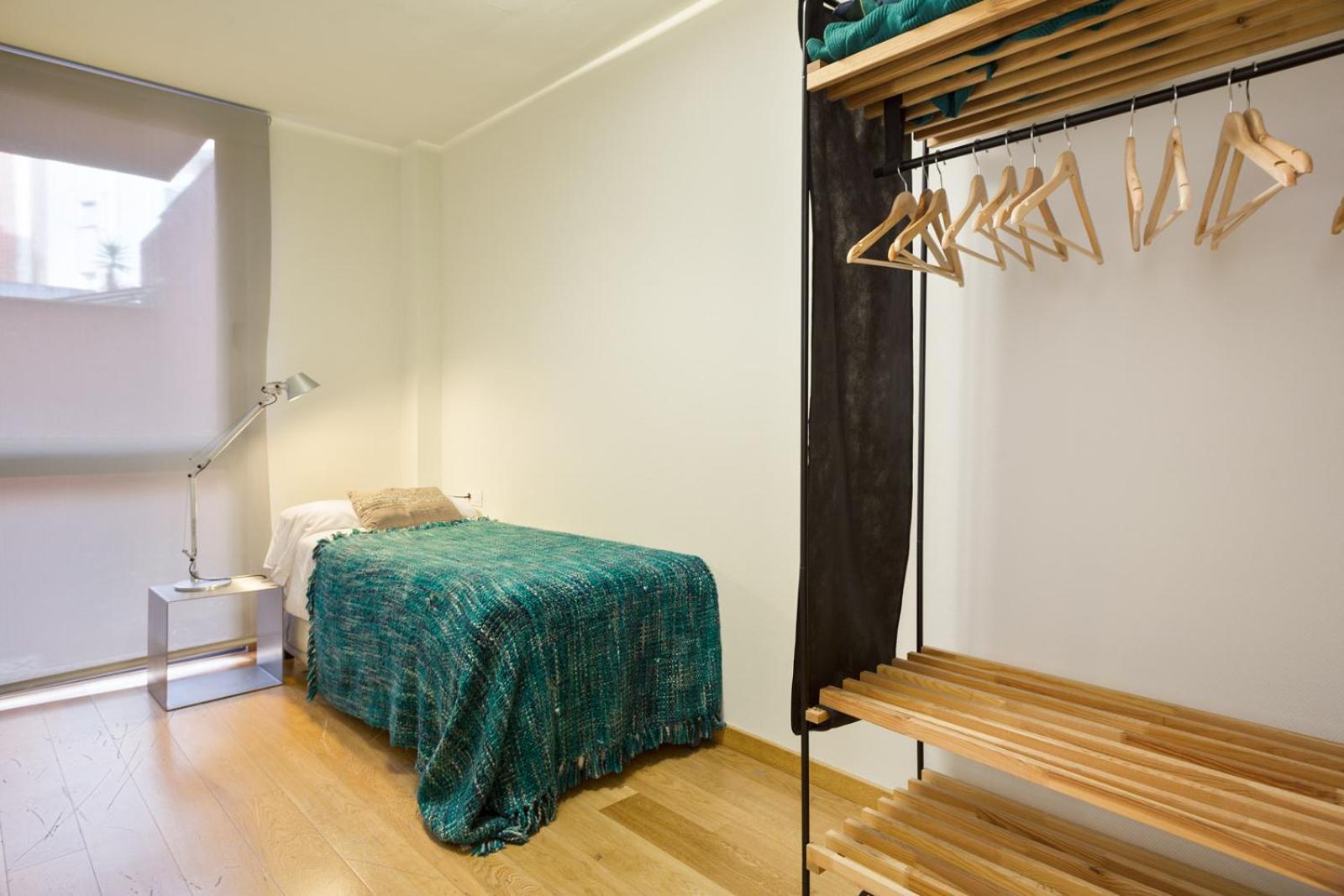 Apartment My Space Emirates - Fully Equipped Near The With Shared Pool Barcelona