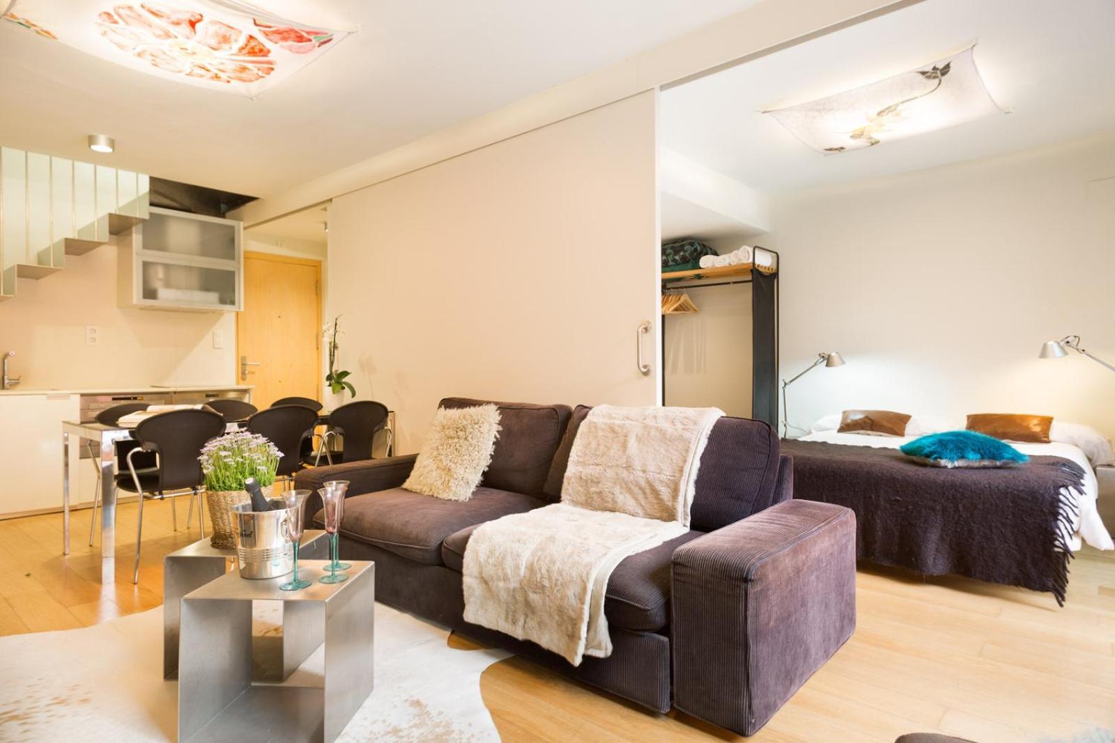 My Space Emirates - Fully Equipped Near The With Shared Pool Apartment *