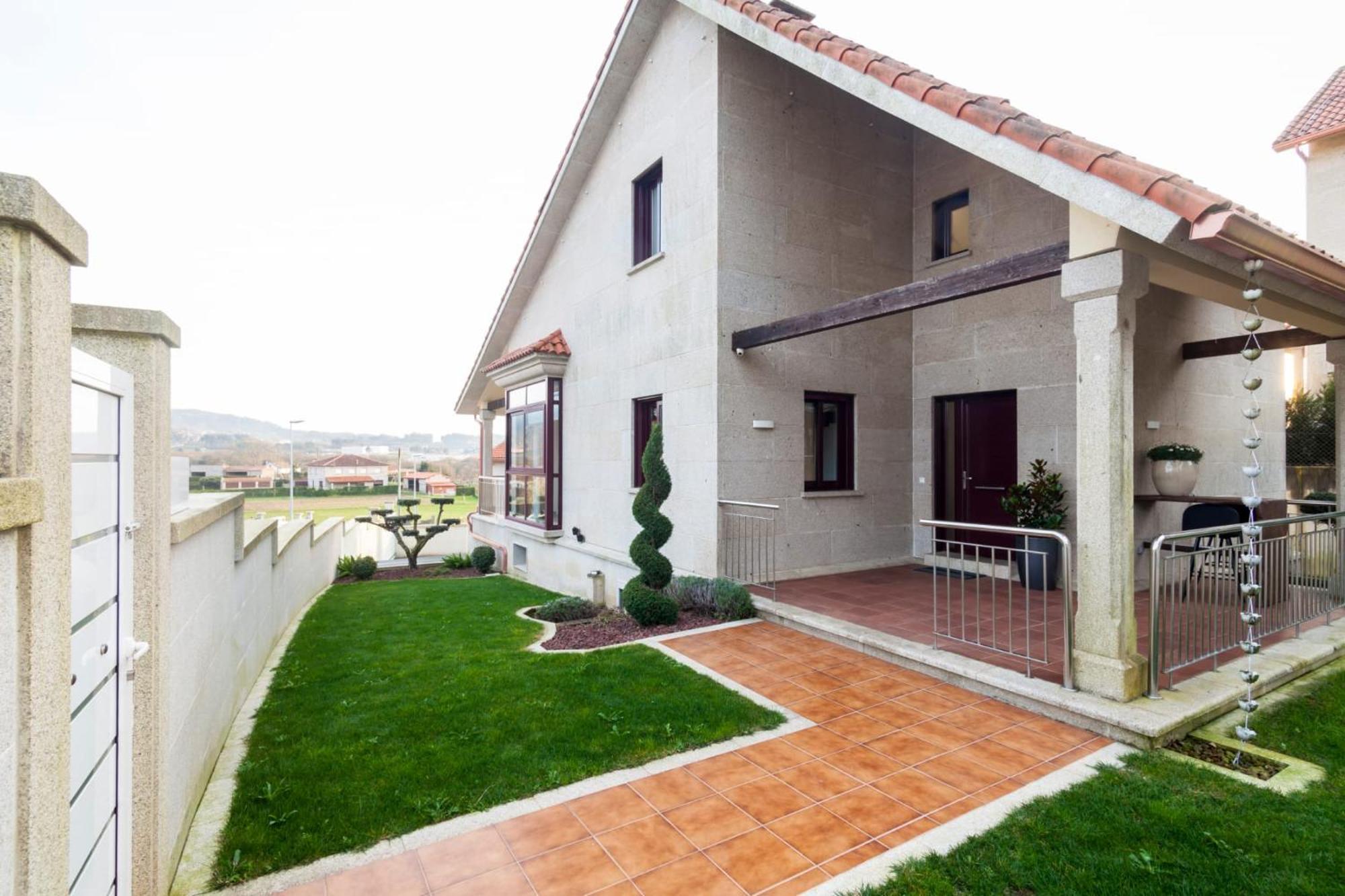 Abuin Holiday home *