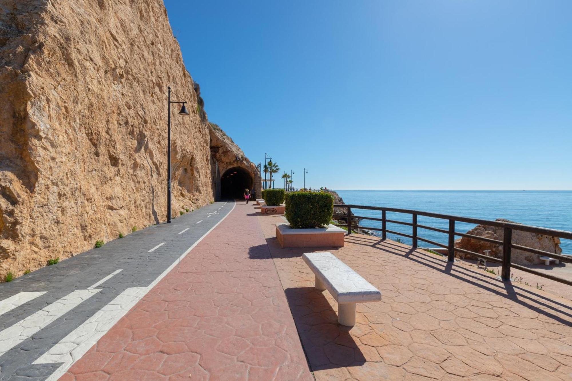 Bajamar De Calaflores * La Cala Del Moral