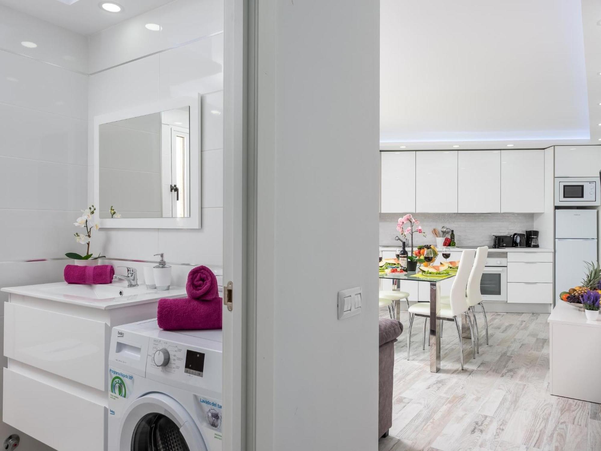 10d. Enchanting In Americas Apartment