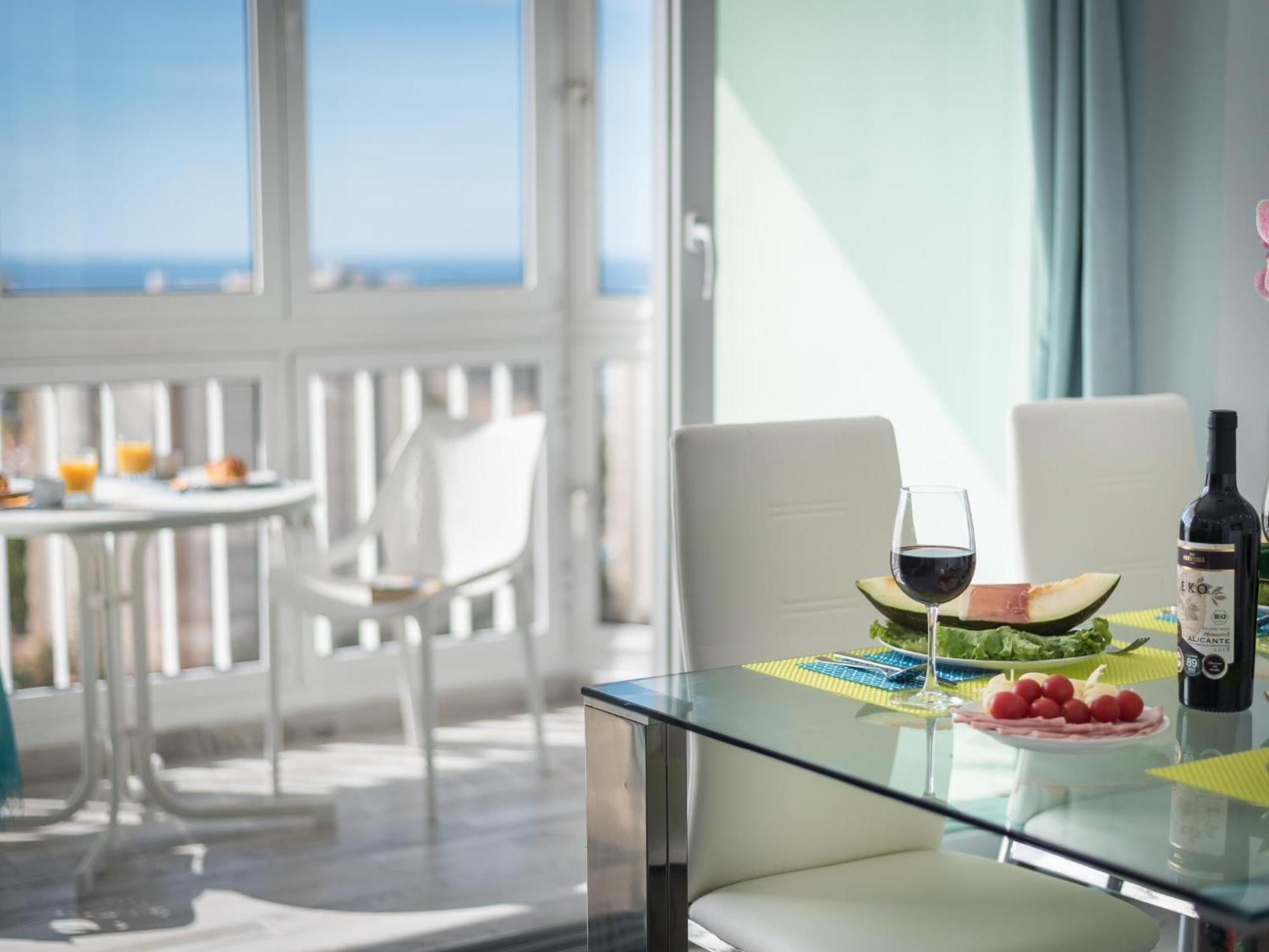10d. Enchanting In Americas * Playa de las Americas (Tenerife)