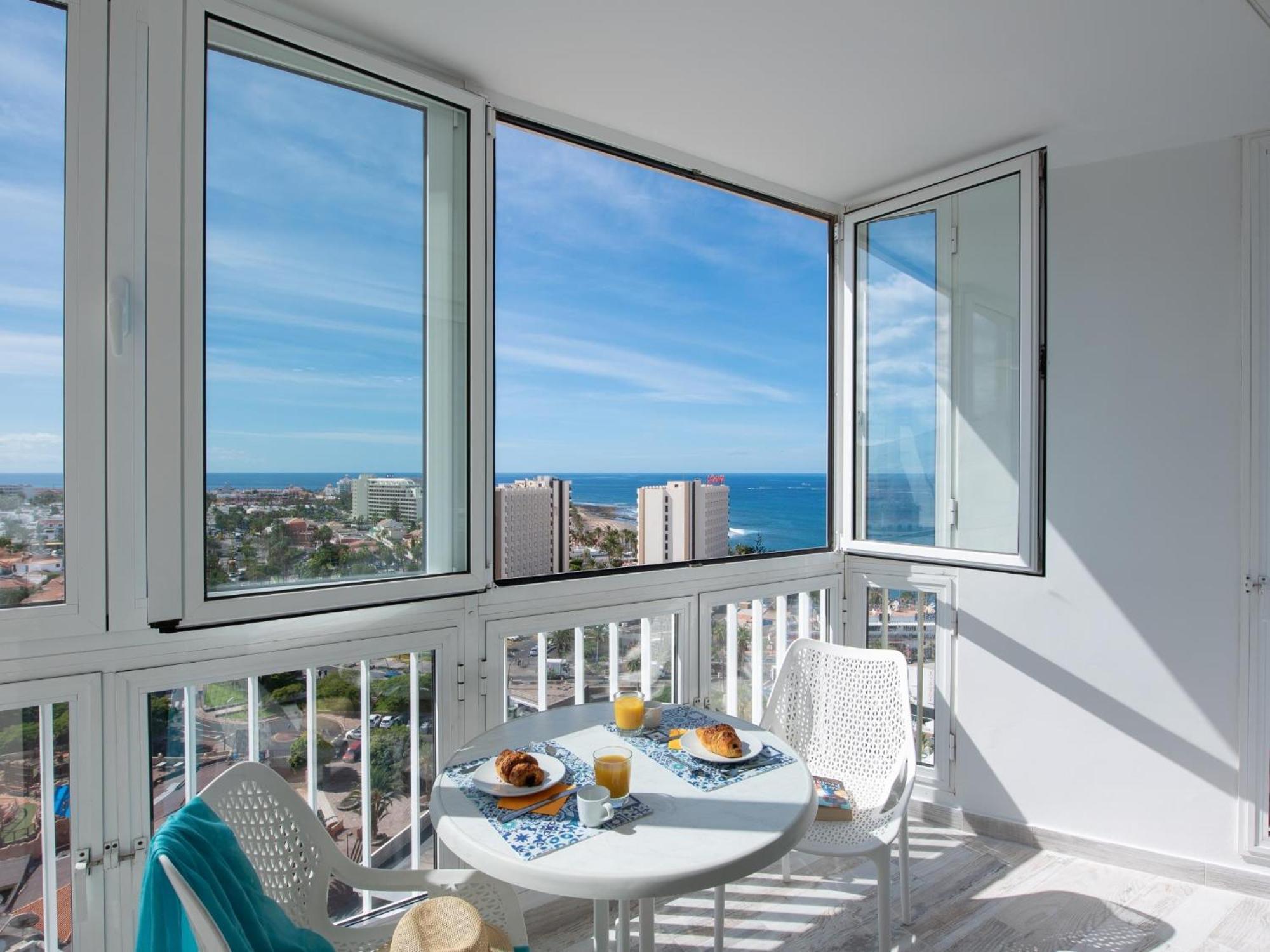 10d. Enchanting In Americas Playa de las Americas (Tenerife)