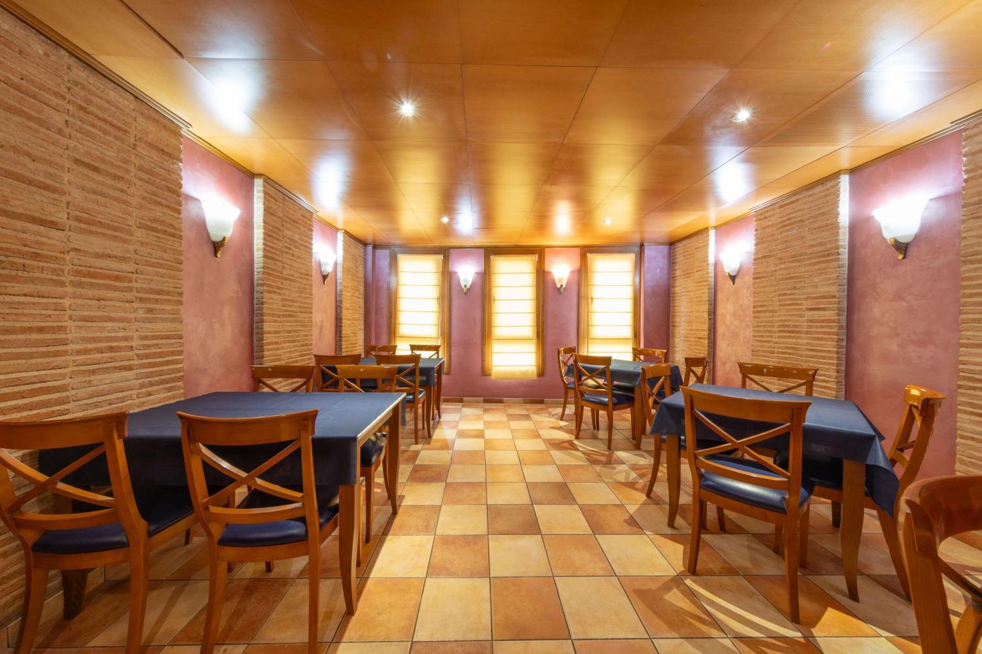 Pensión Sin Recep24h Puerta De La - Pet Friendly & Restaurante *