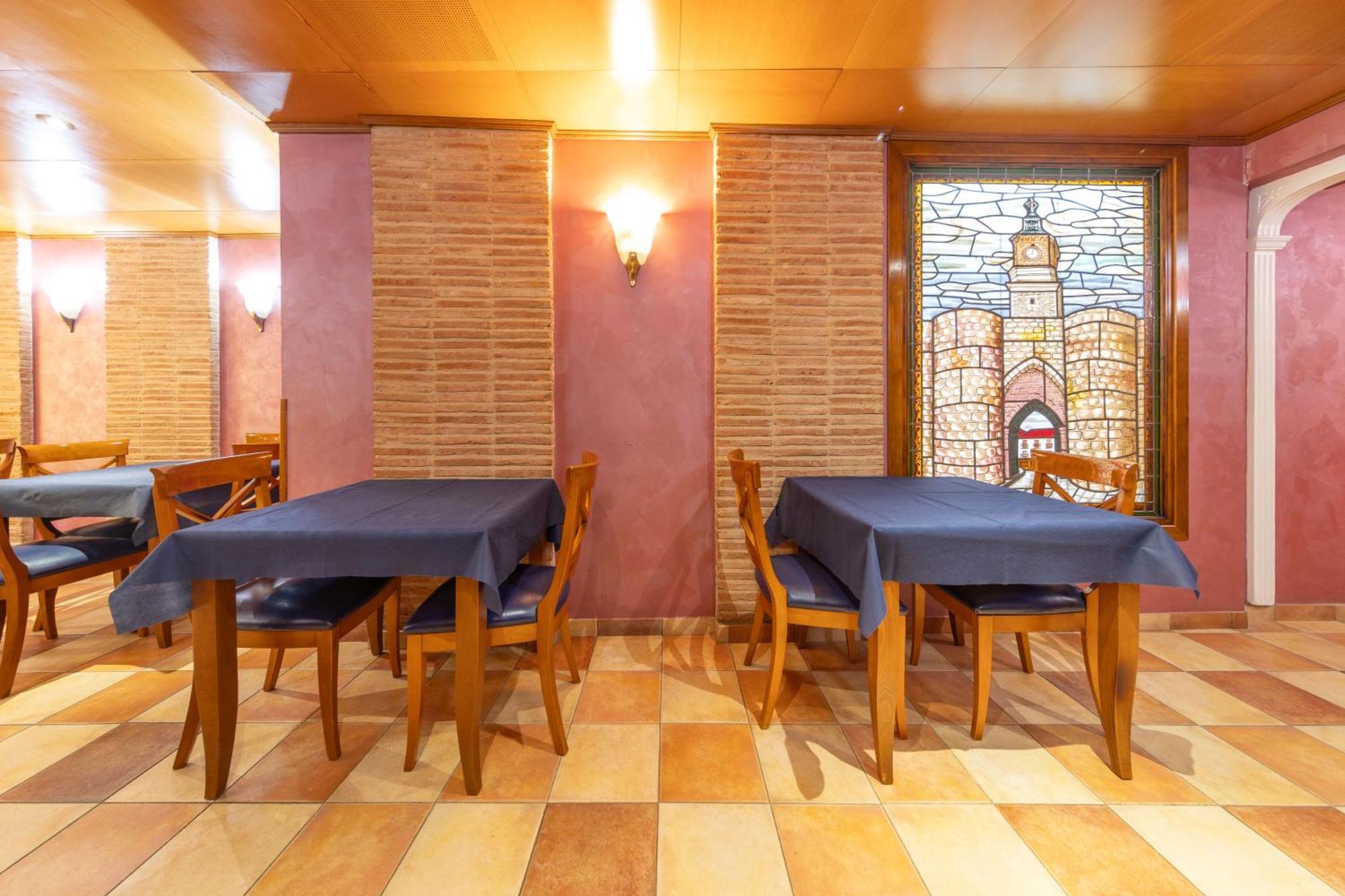 Sin Recep24h Puerta De La - Pet Friendly & Restaurante Pensión Almazán