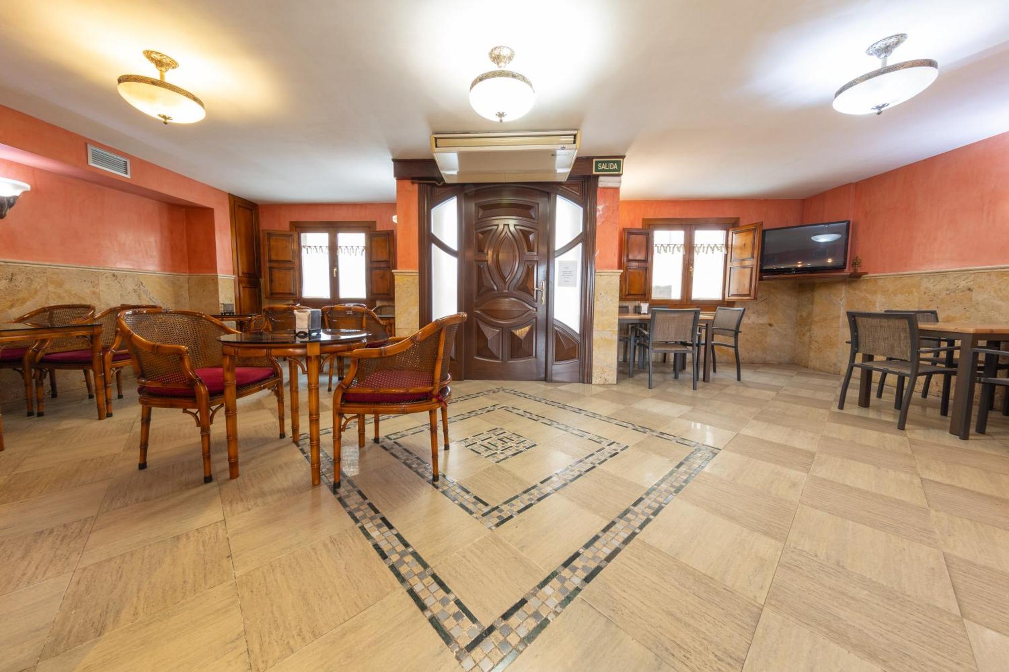 Sin Recep24h Puerta De La - Pet Friendly & Restaurante * Almazán
