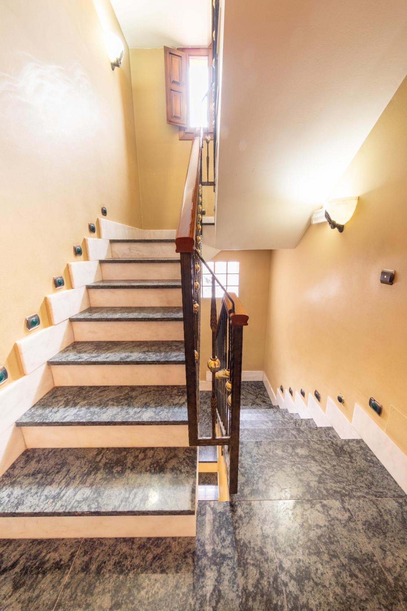 Sin Recep24h Puerta De La - Pet Friendly & Restaurante Pensión