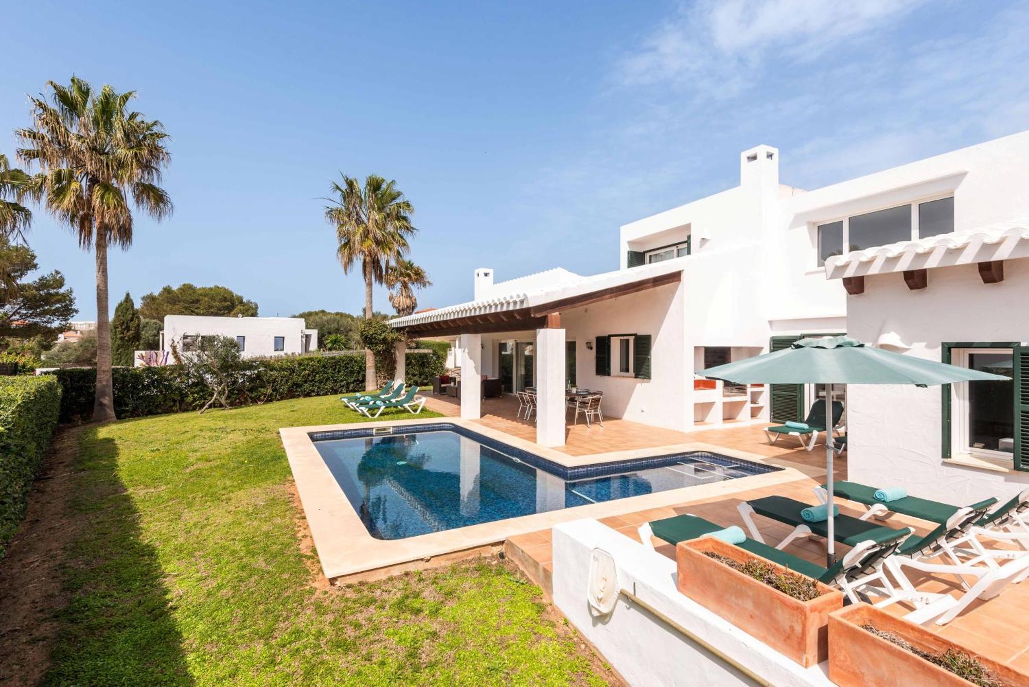 Binixop Villa