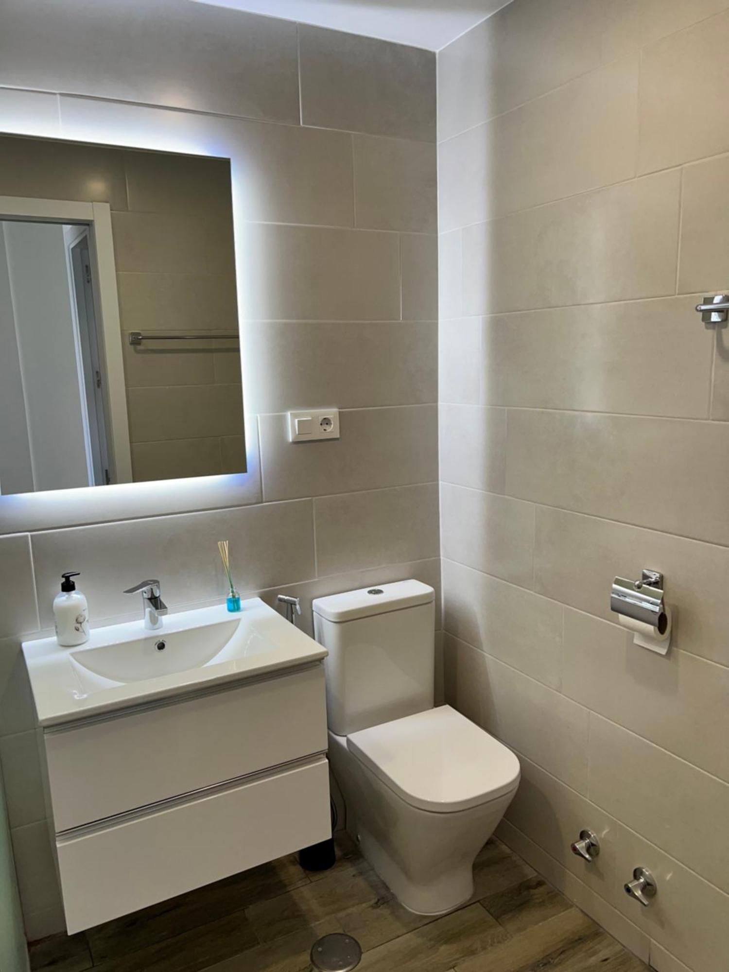 Newly Renovated 2 Bedroom Beachfront House *