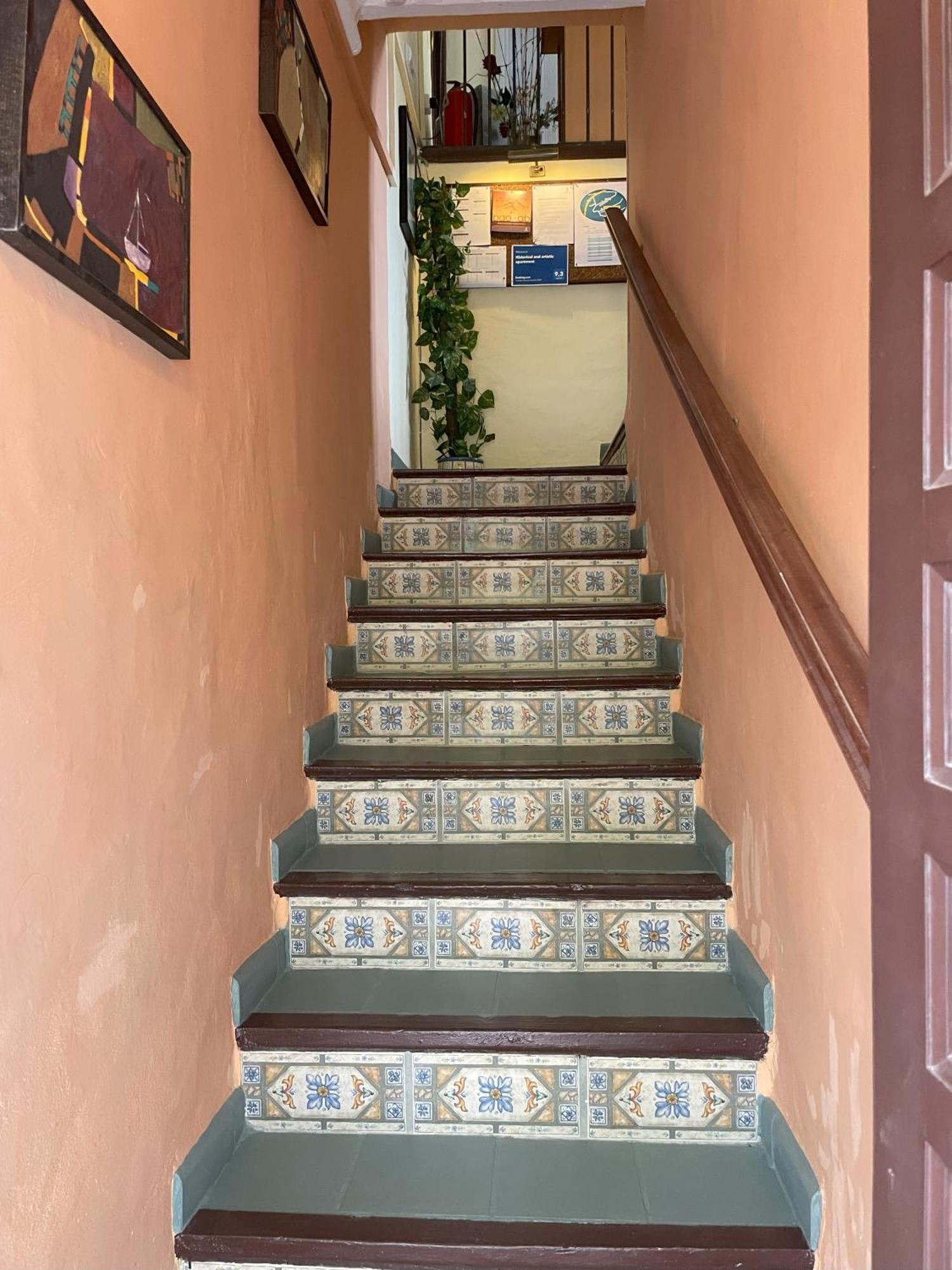 Artistic And Spacious Apartment Alora