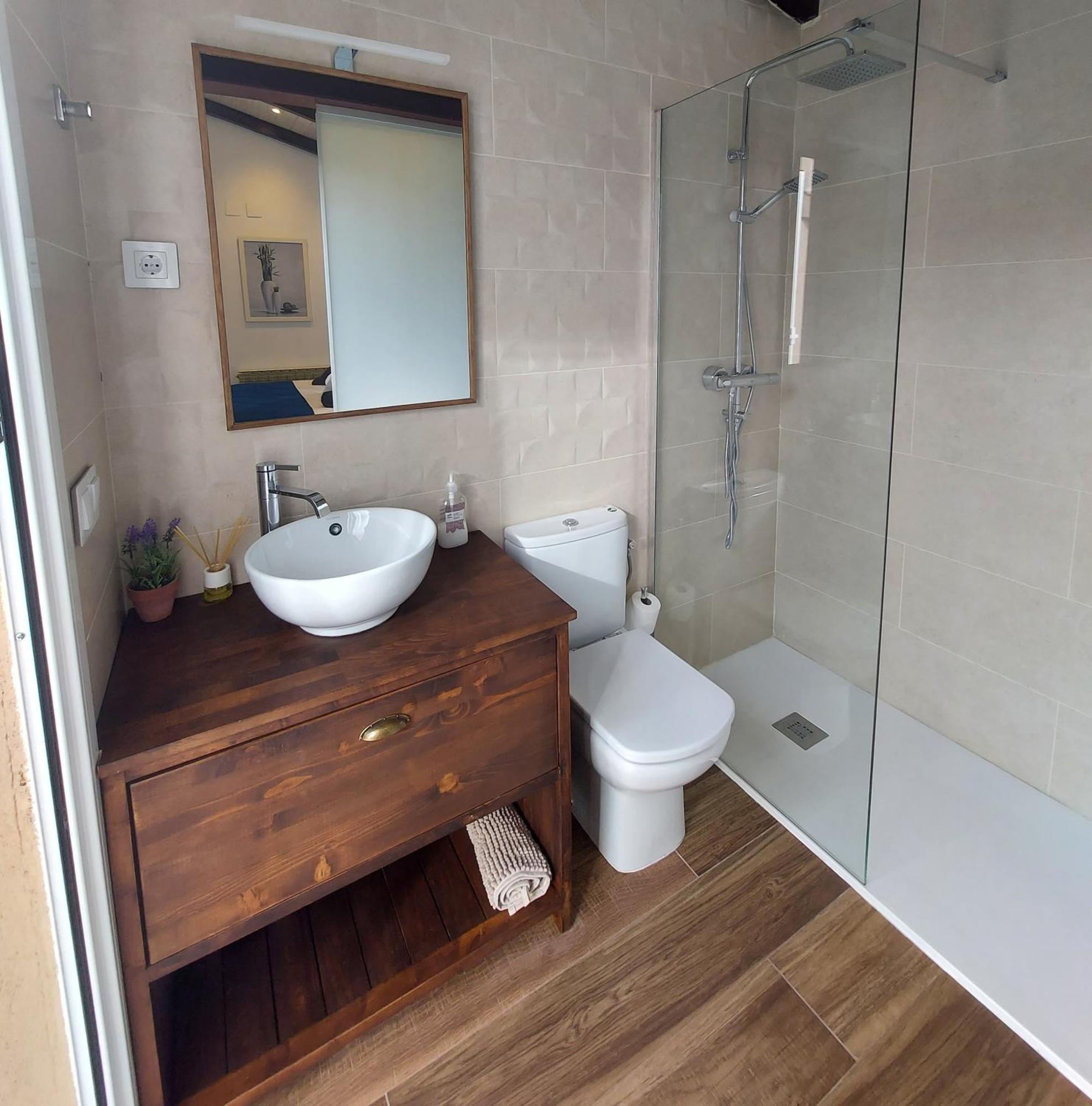 Cerca De Barcelona, Y Entre Tres Parques Naturales, Casa De 4 Y 2 Banos Con Piscina, Barbacoa Y Chimenea Сasa de vacaciones Sant Antoni de Vilamajor