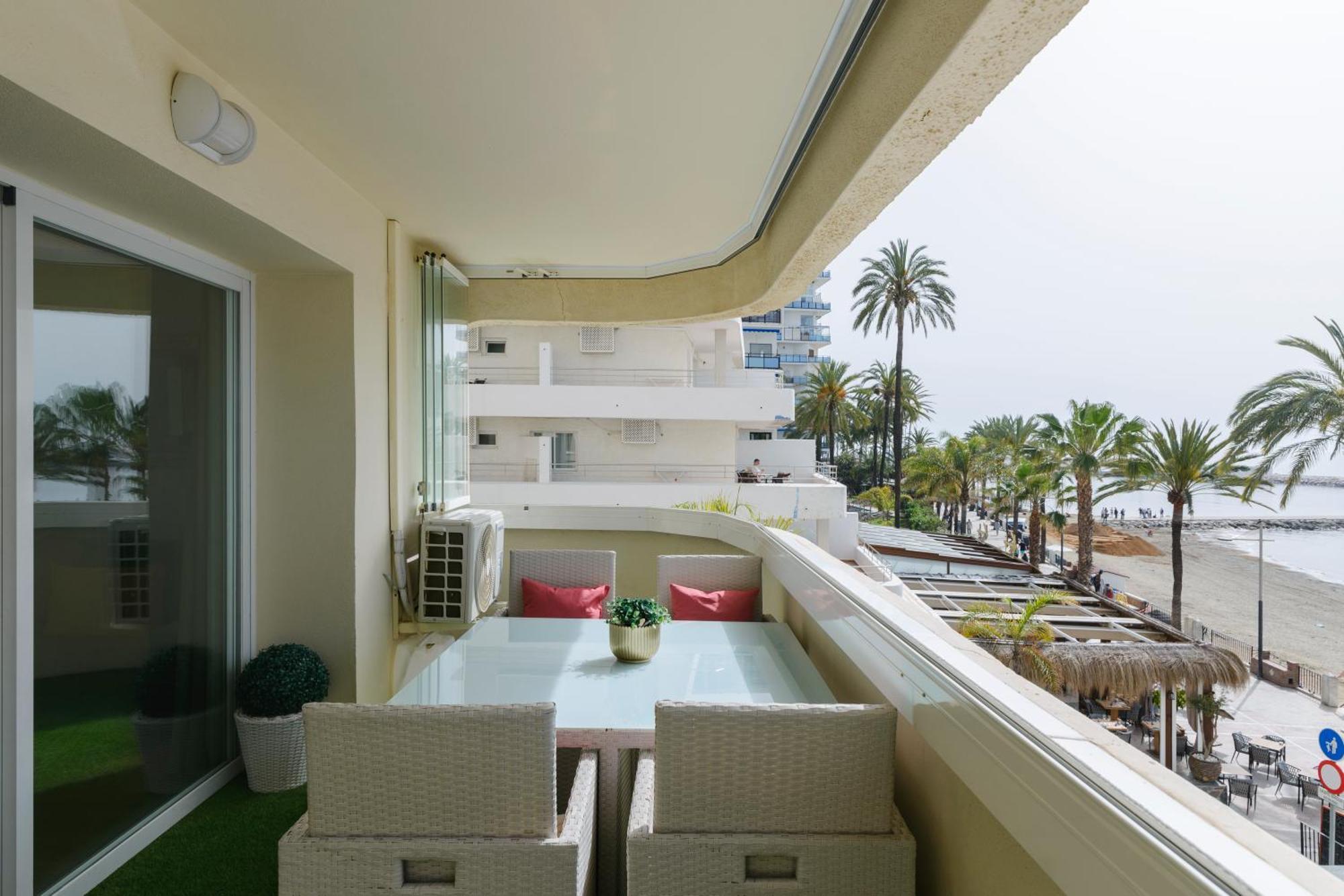 Sea Front In Center Apartamento Marbella