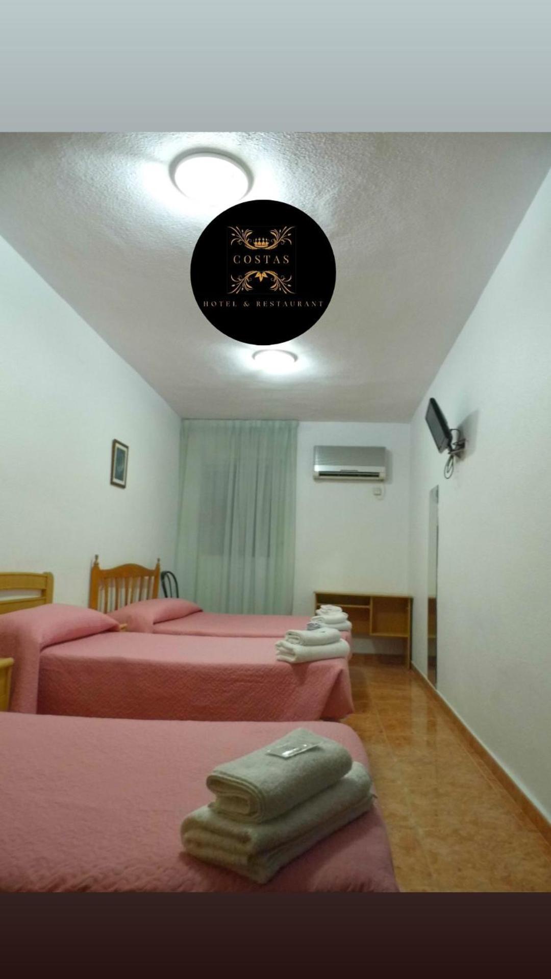 Costas Hotel 2*