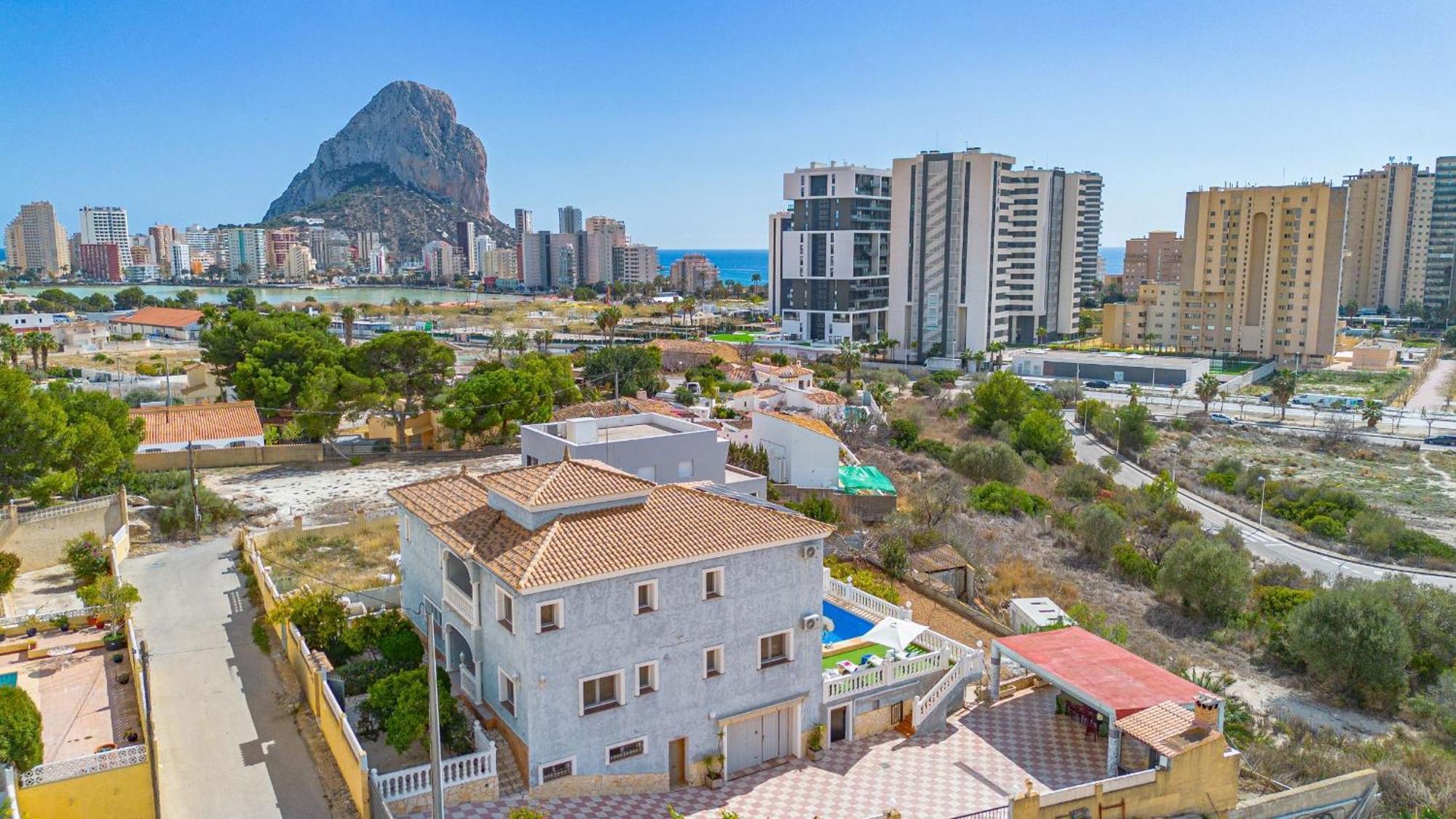 Flora - Plusholidays * Calpe
