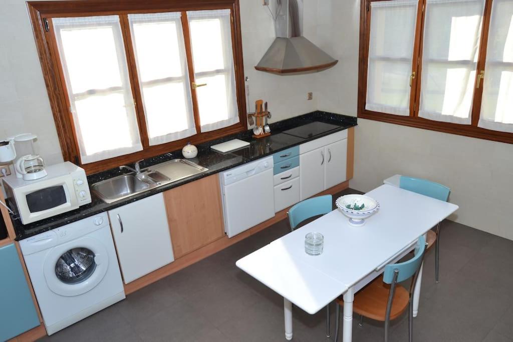 Сasa de vacaciones Casa Manuela Llanes Asturias. *