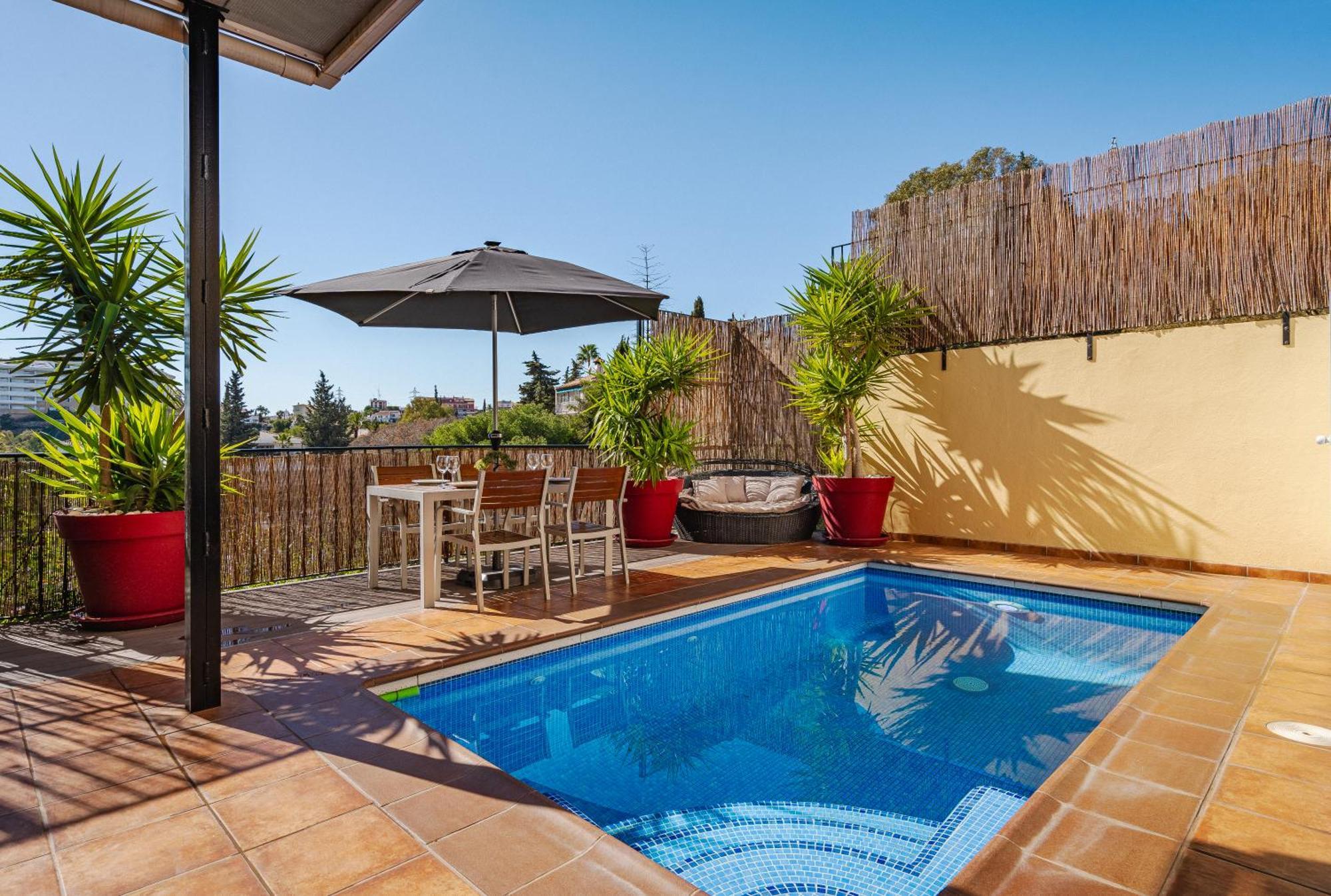 Private Luxurious Hillside Villa With Pool & Sea Views For 8 To 10 Ppl * Fuengirola