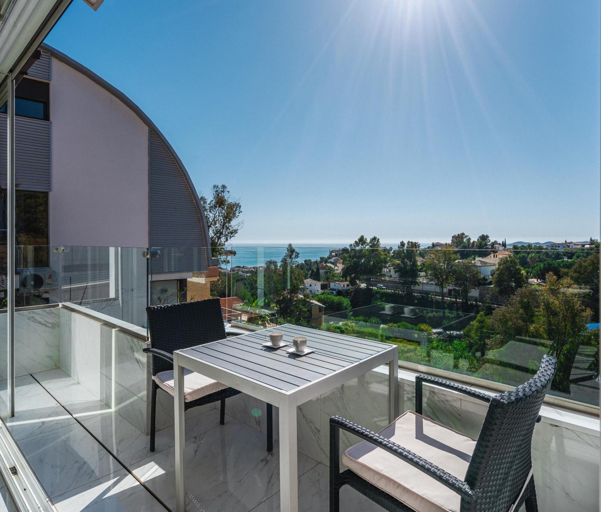 Villa Private Luxurious Hillside Villa With Pool & Sea Views For 8 To 10 Ppl Fuengirola