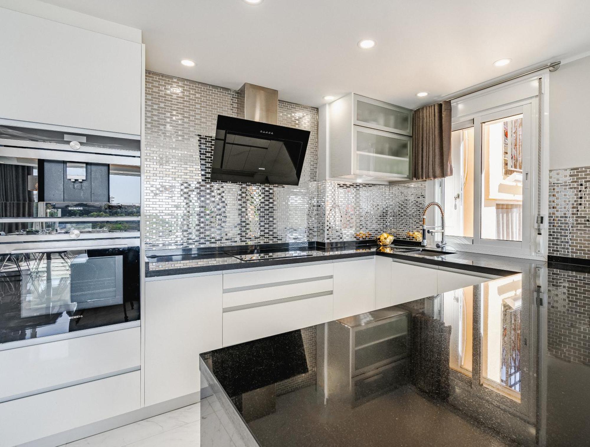 Villa Private Luxurious Hillside Villa With Pool & Sea Views For 8 To 10 Ppl Fuengirola