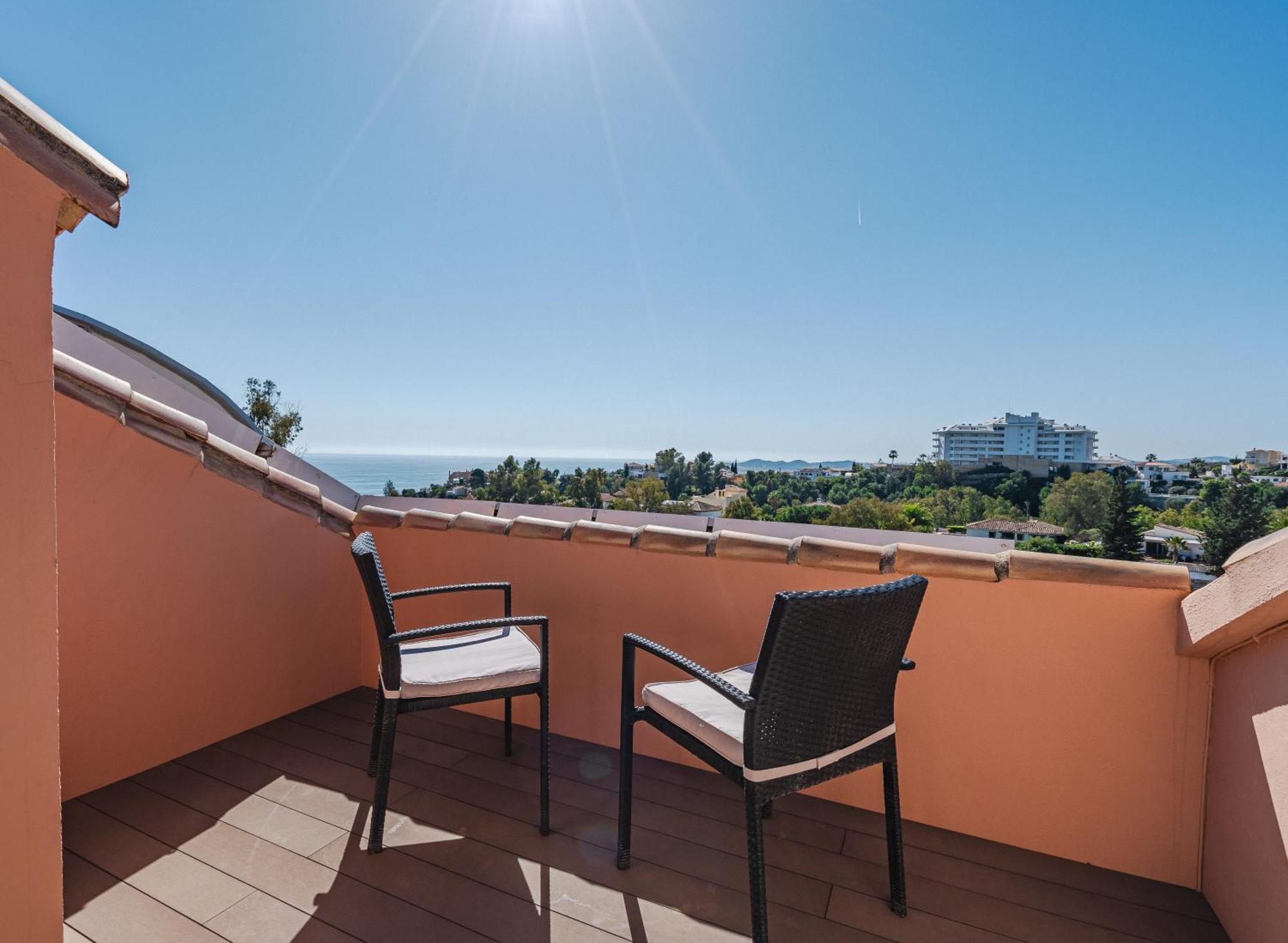 Private Luxurious Hillside Villa With Pool & Sea Views For 8 To 10 Ppl Villa