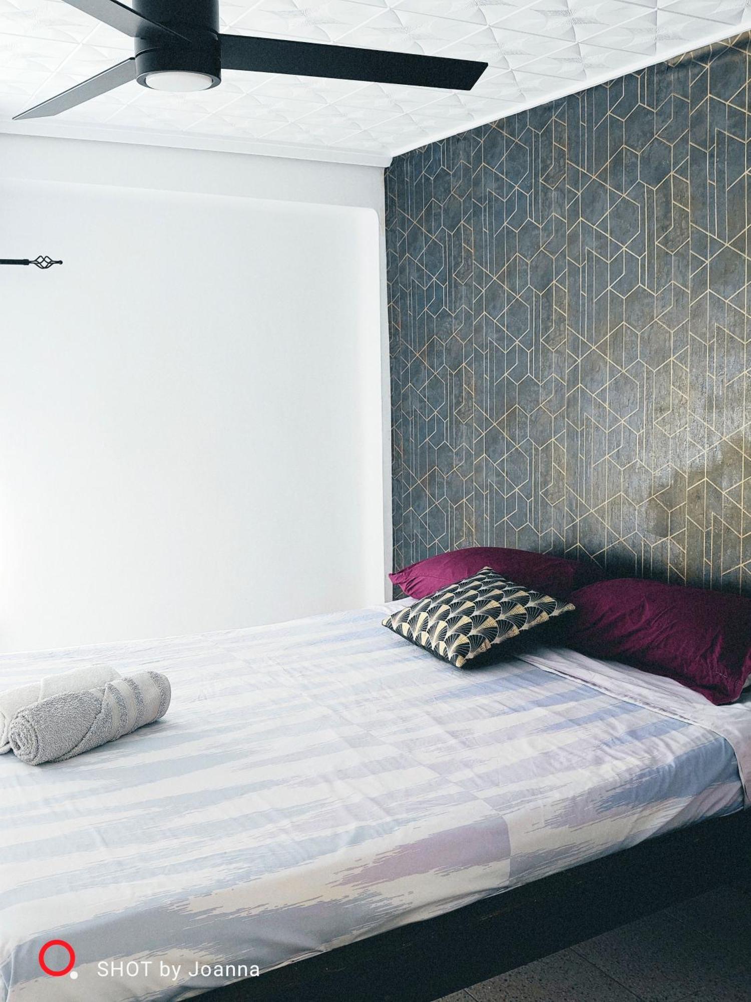 Golden Ambient Apartment