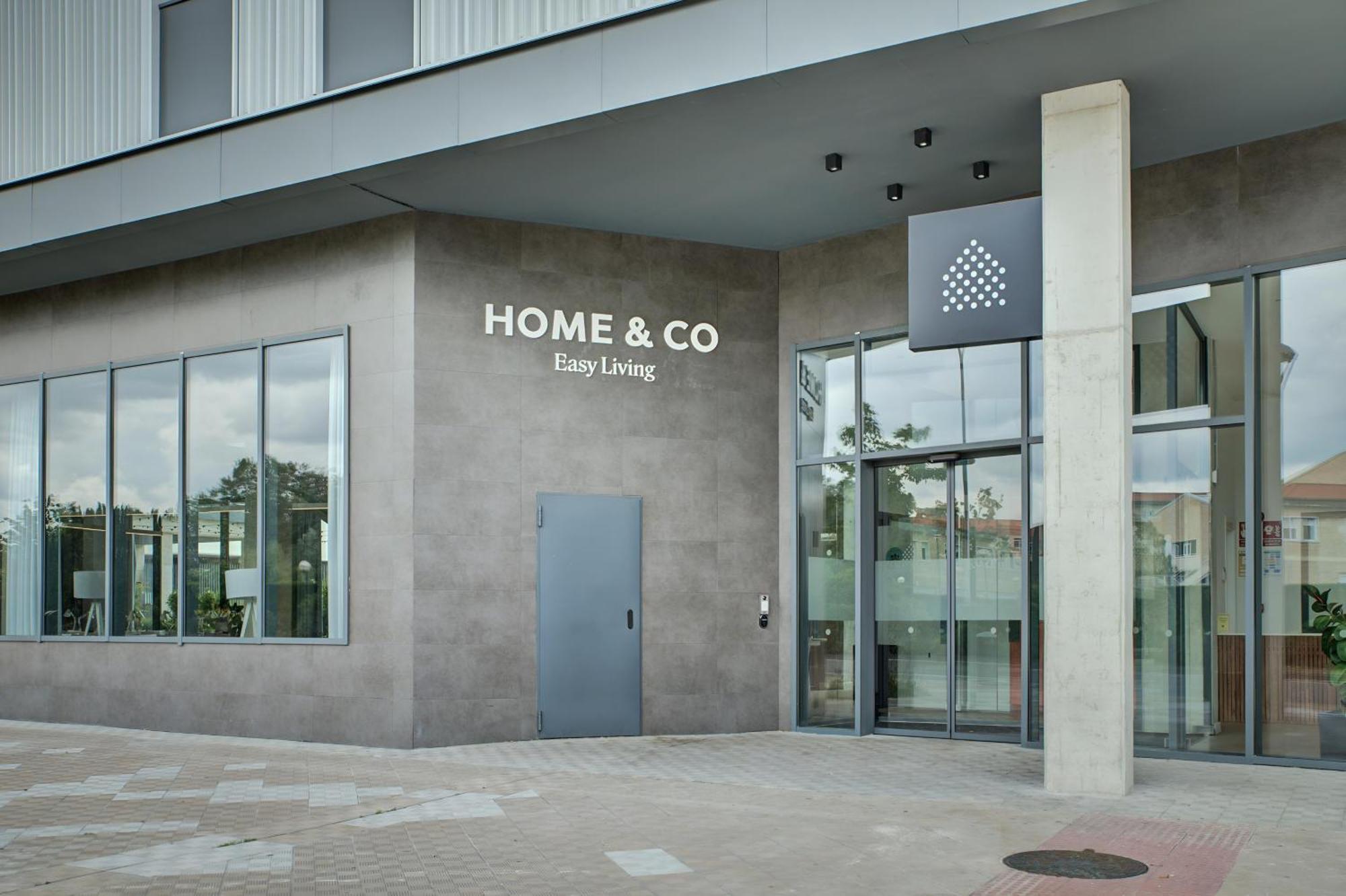 And Coliving Aparthotel