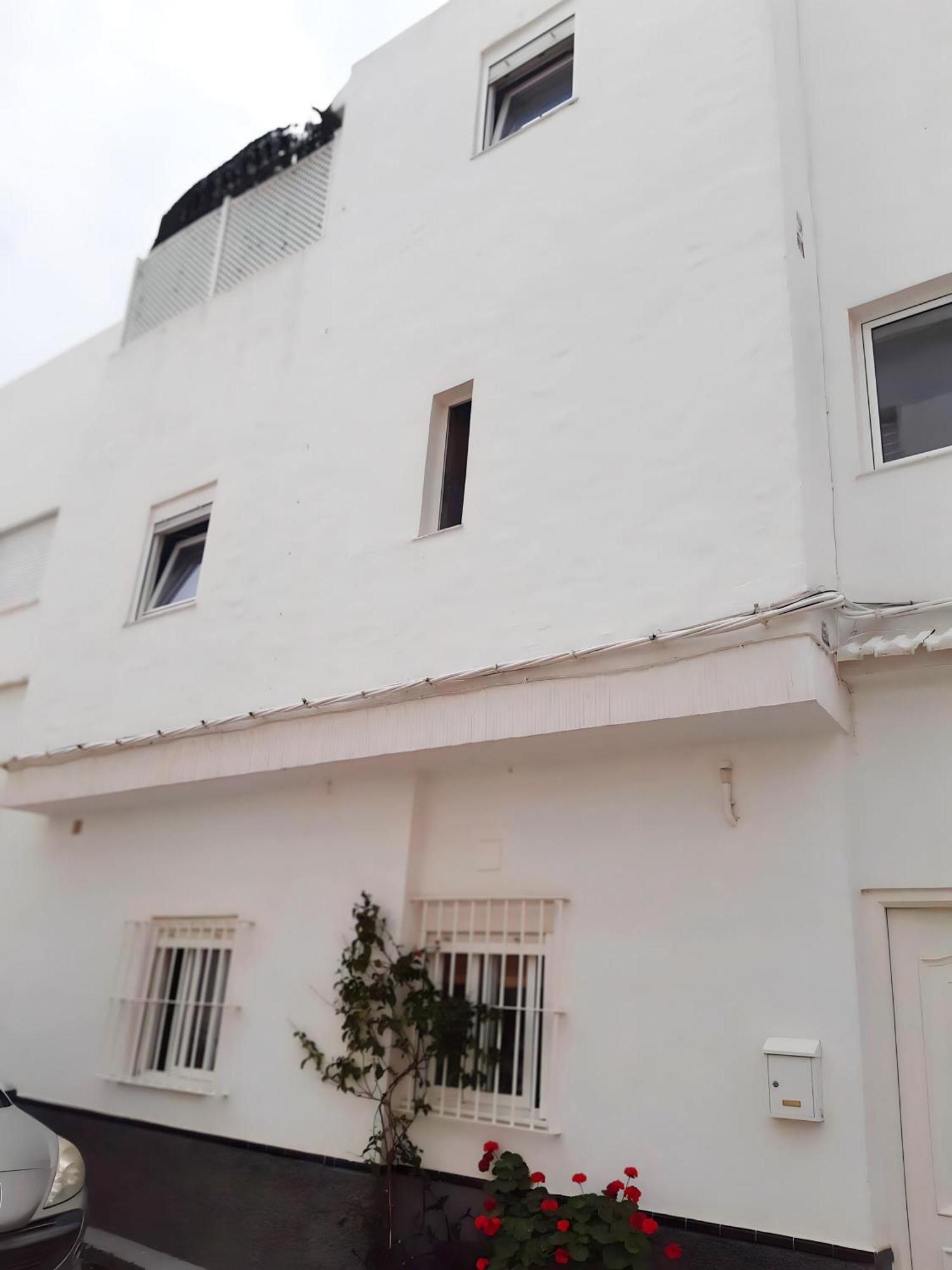 Casa En Zona Centrica Solo Familias Y Parejas *