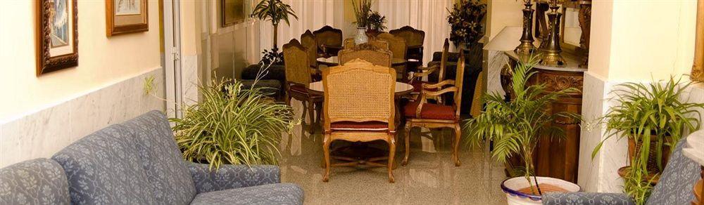 Iberia Plaza América Hotel 2*