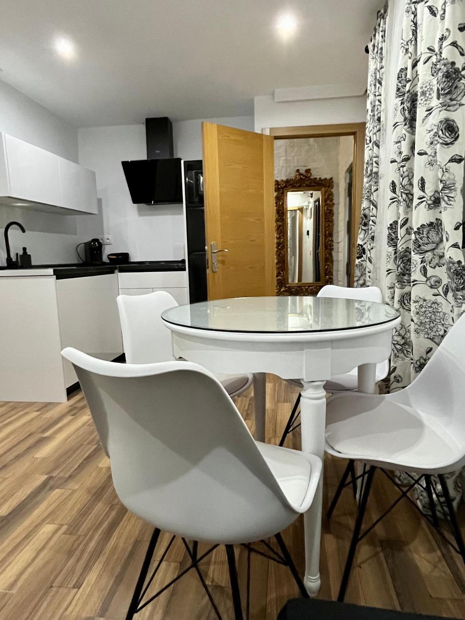 Torres De La Catedral Apartment *