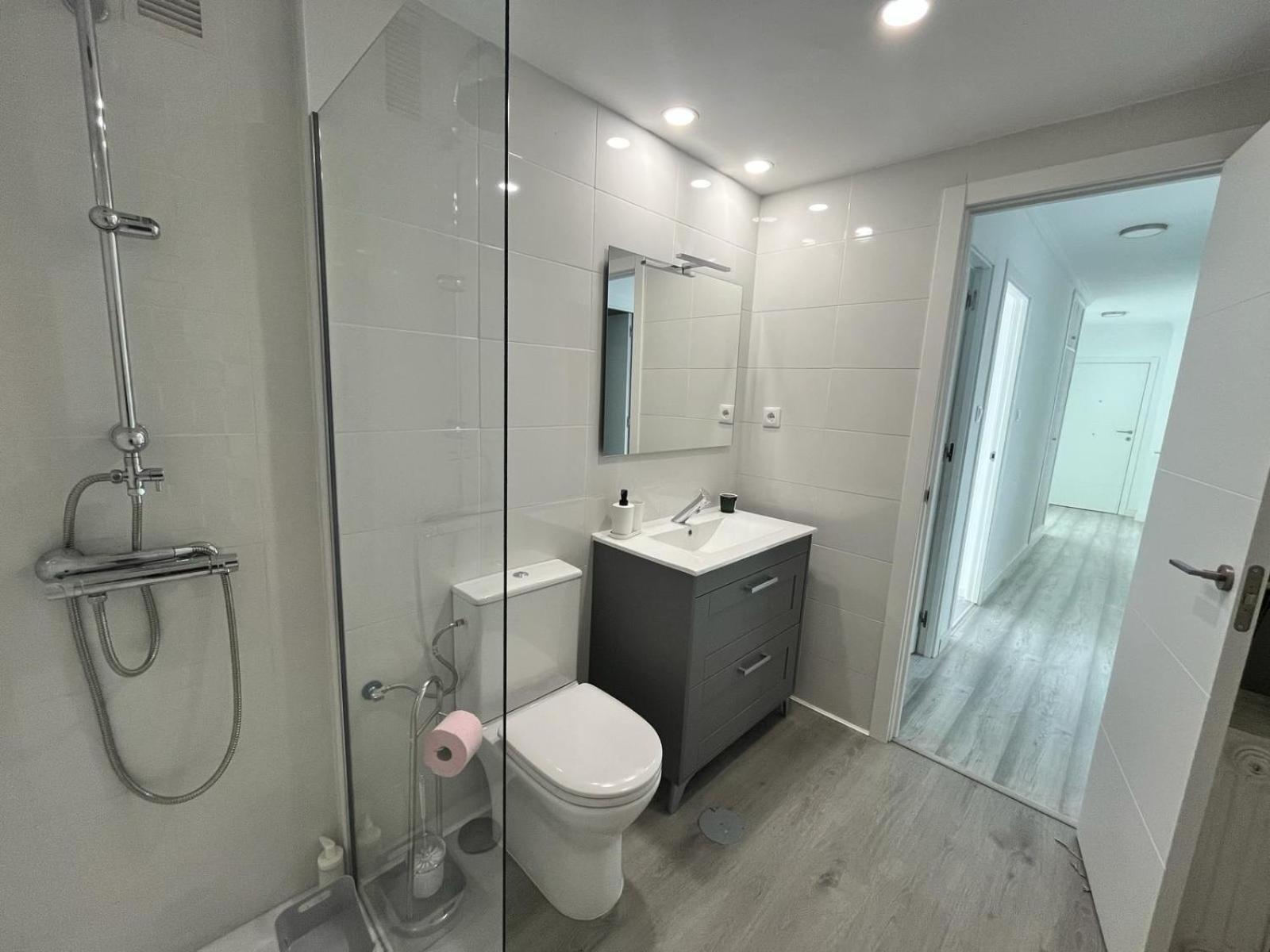 H&h Azucena, Parking Gratis Apartment *