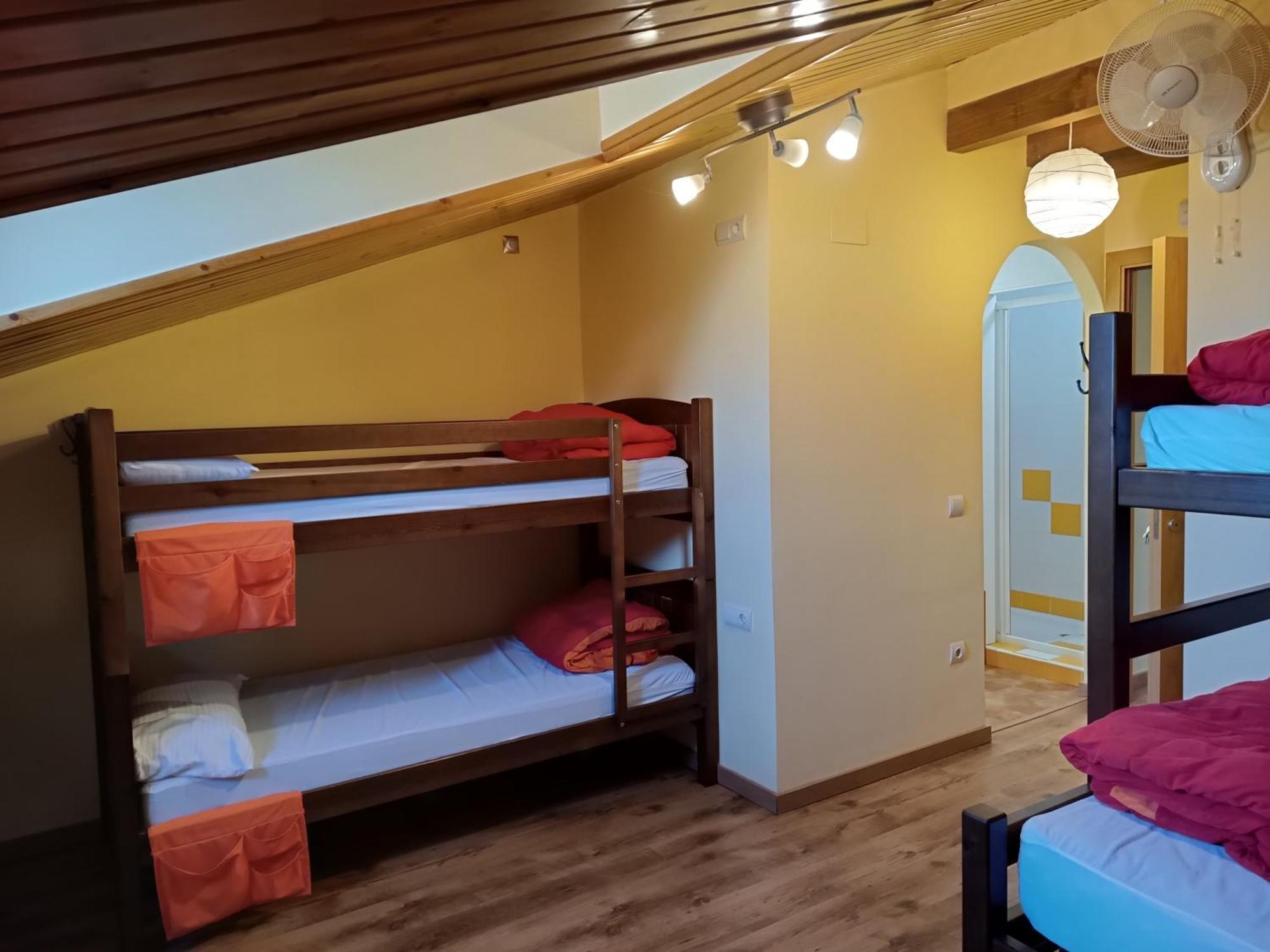 Hostel Mora De Nuei *