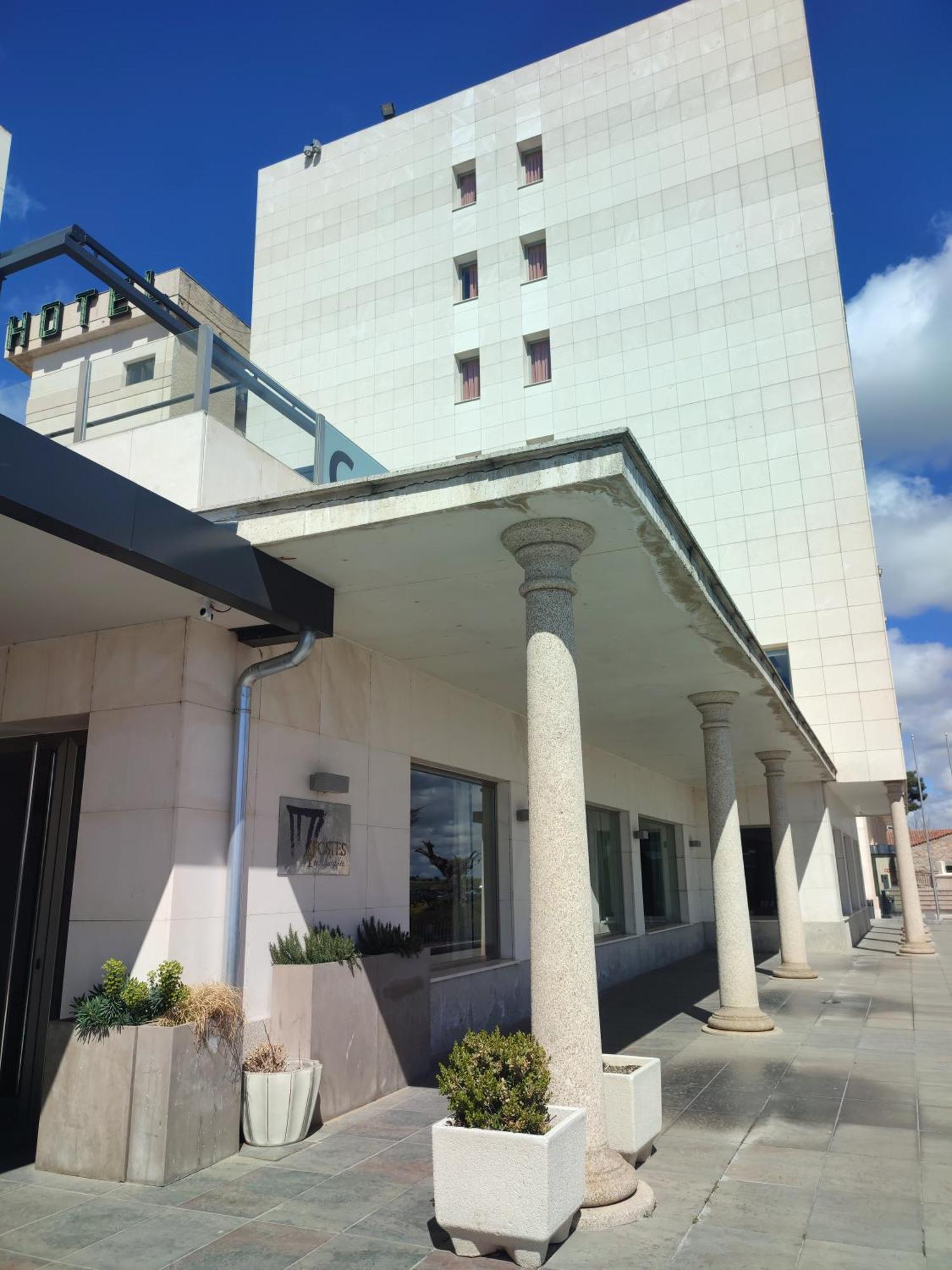 Hotel Sercotel Cuatro Postes 4*