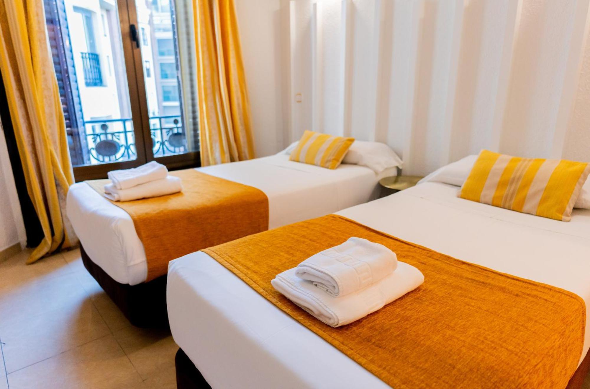 Josefina Hostal *