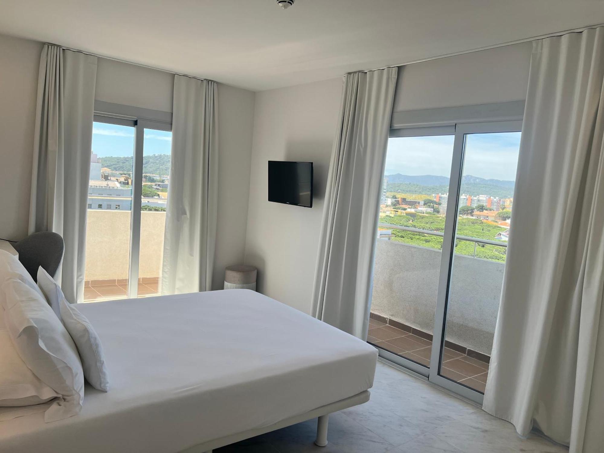 Hotel Aromar 4*