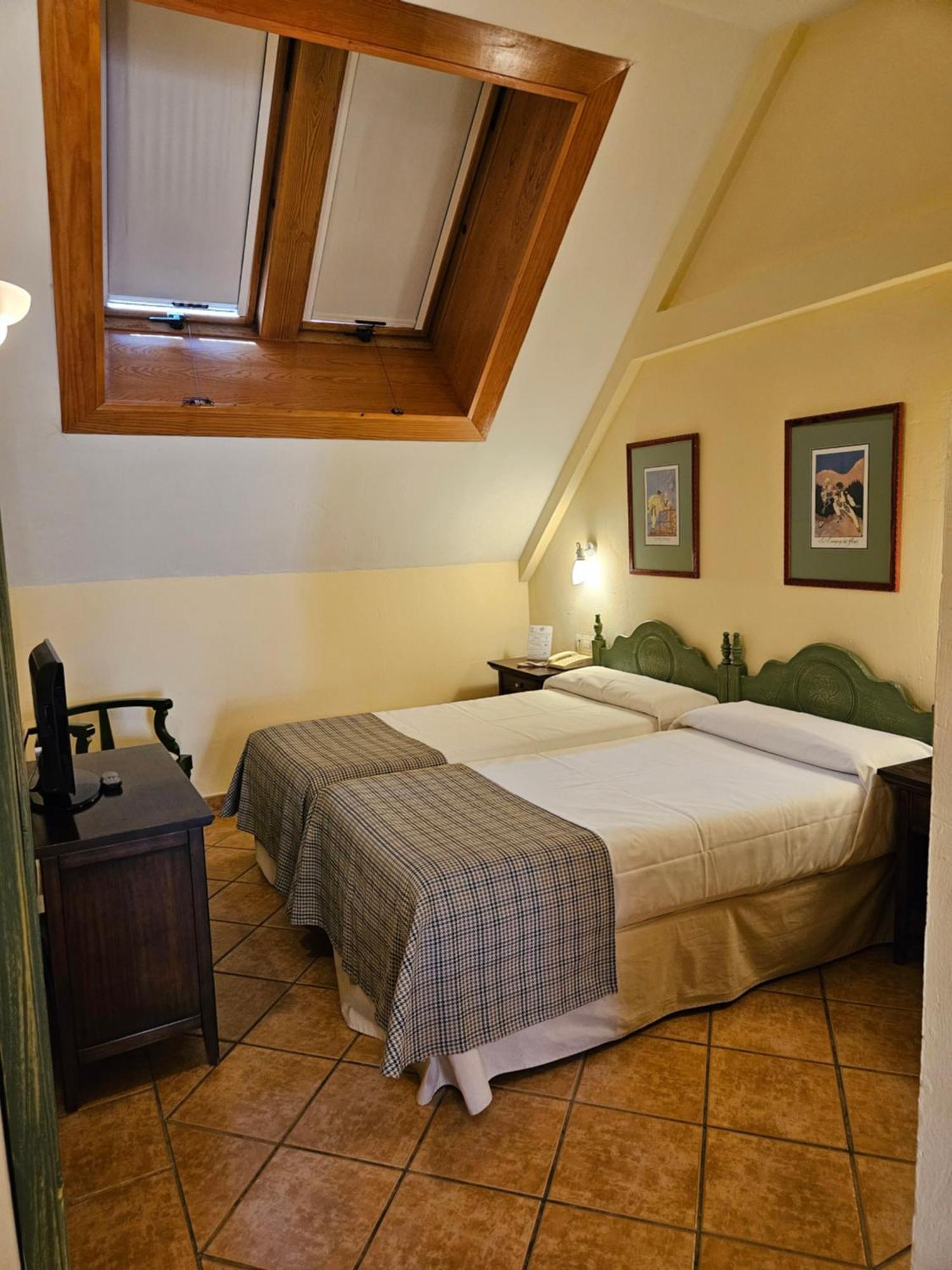 Telecabina Hotel 2*