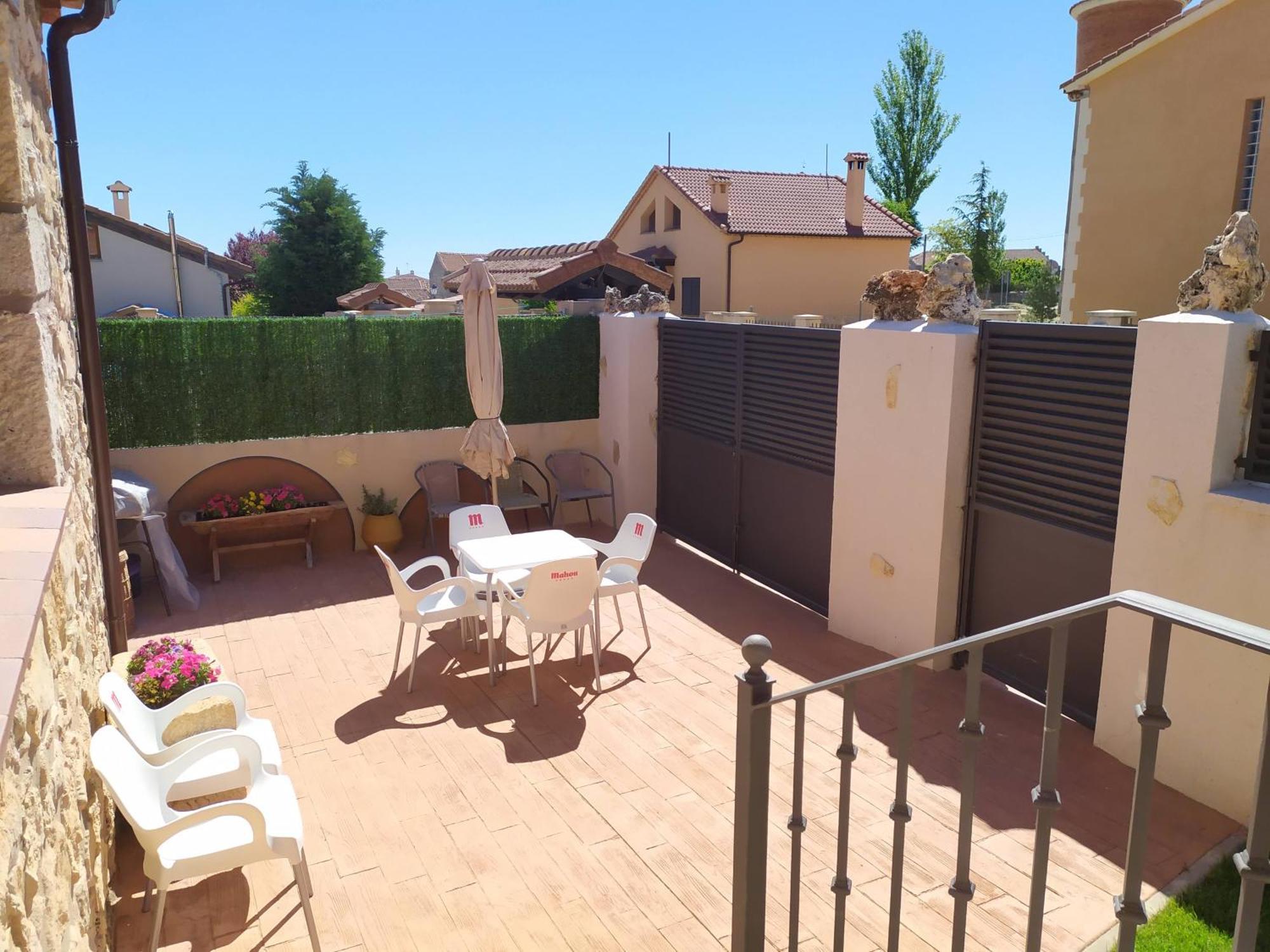 Casa Entre Hoces10-12paxjardin Y Barbacoa Fuentemizarra