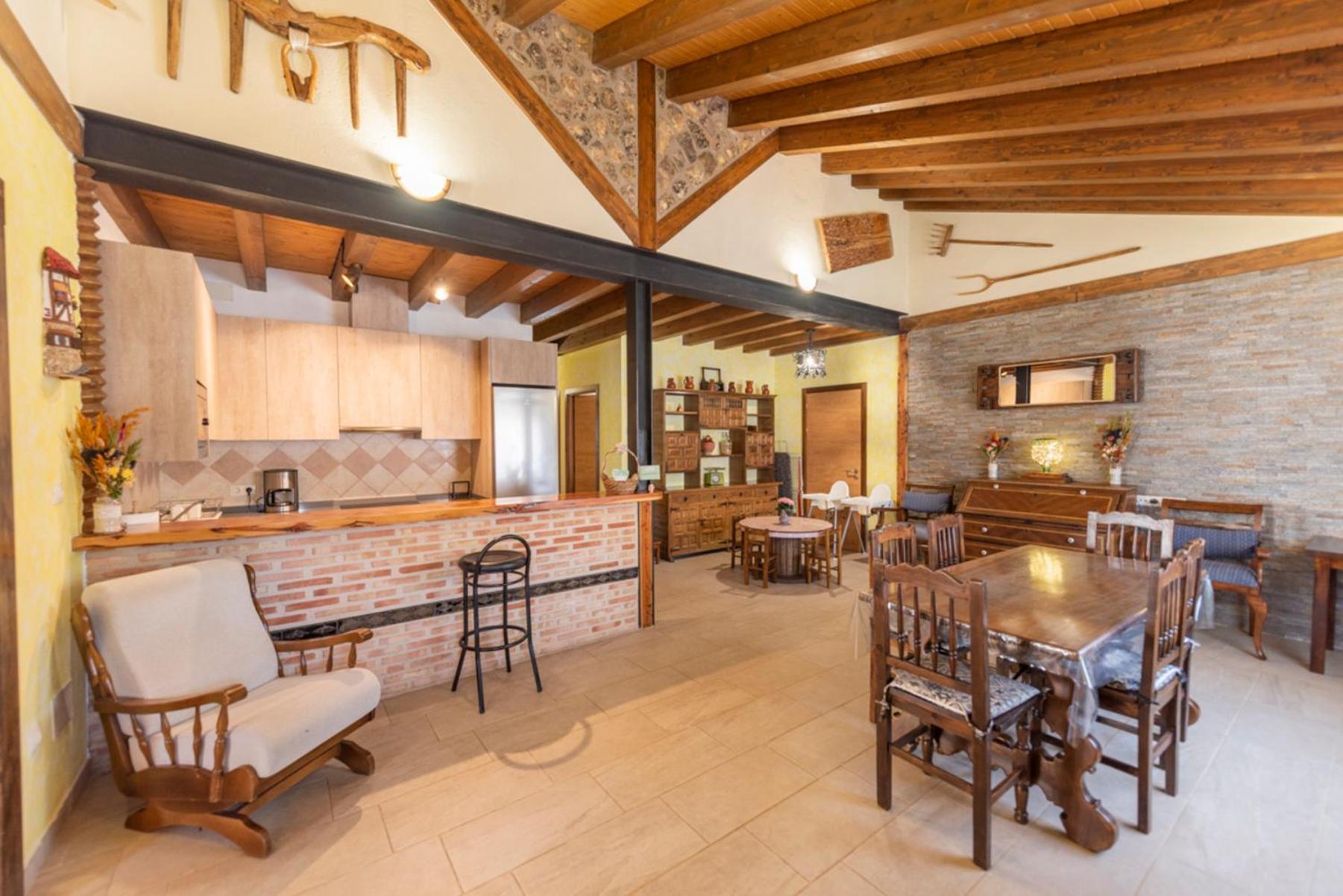Casa Entre Hoces10-12paxjardin Y Barbacoa Holiday home