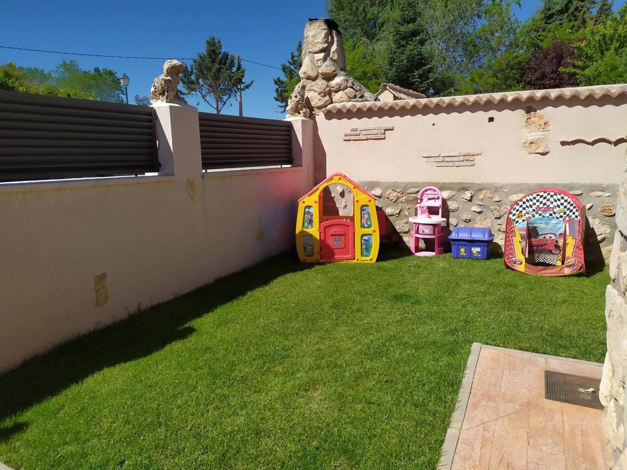 Holiday home Casa Entre Hoces10-12paxjardin Y Barbacoa *