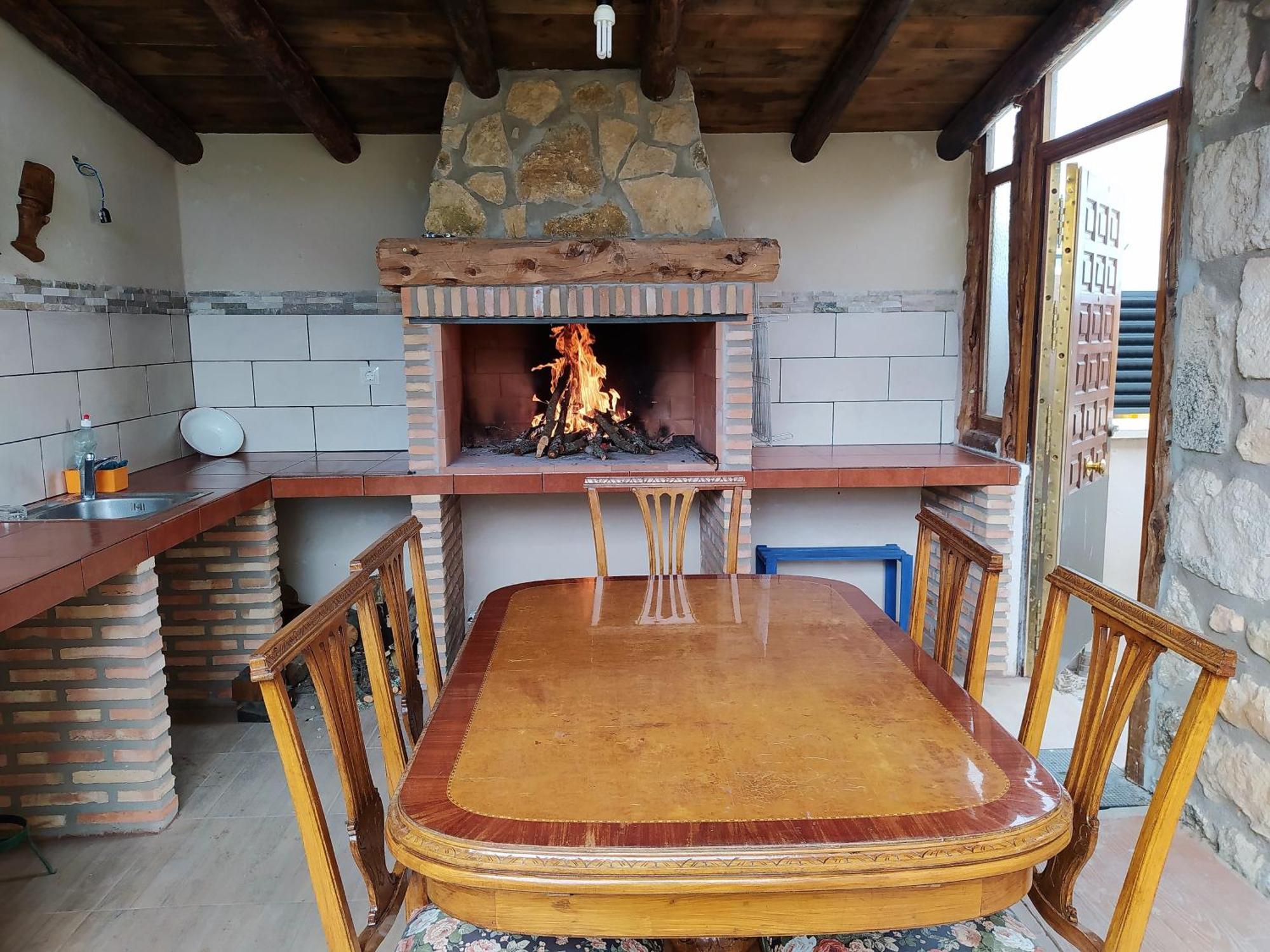 Casa Entre Hoces10-12paxjardin Y Barbacoa Holiday home *