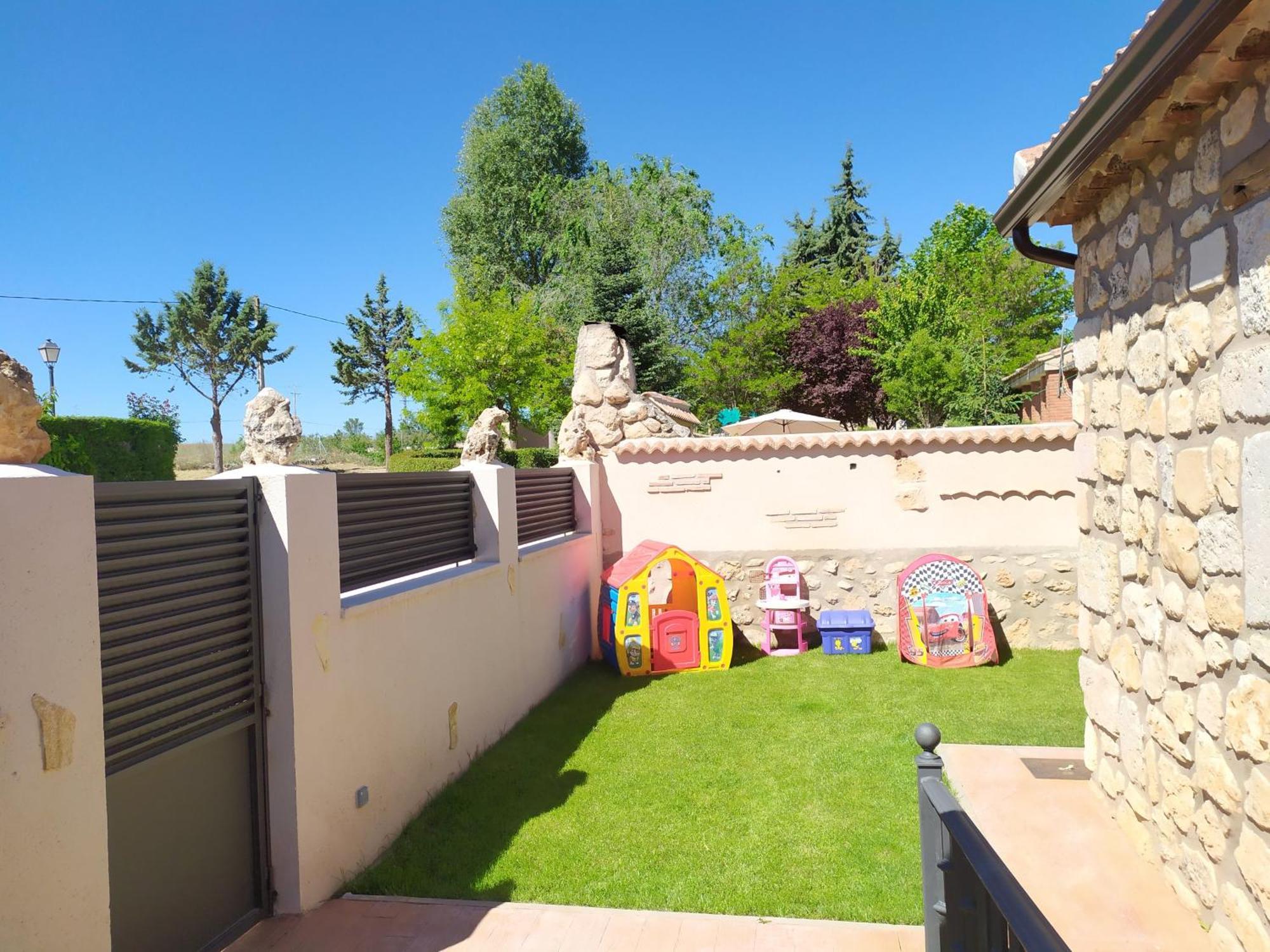 Casa Entre Hoces10-12paxjardin Y Barbacoa Fuentemizarra
