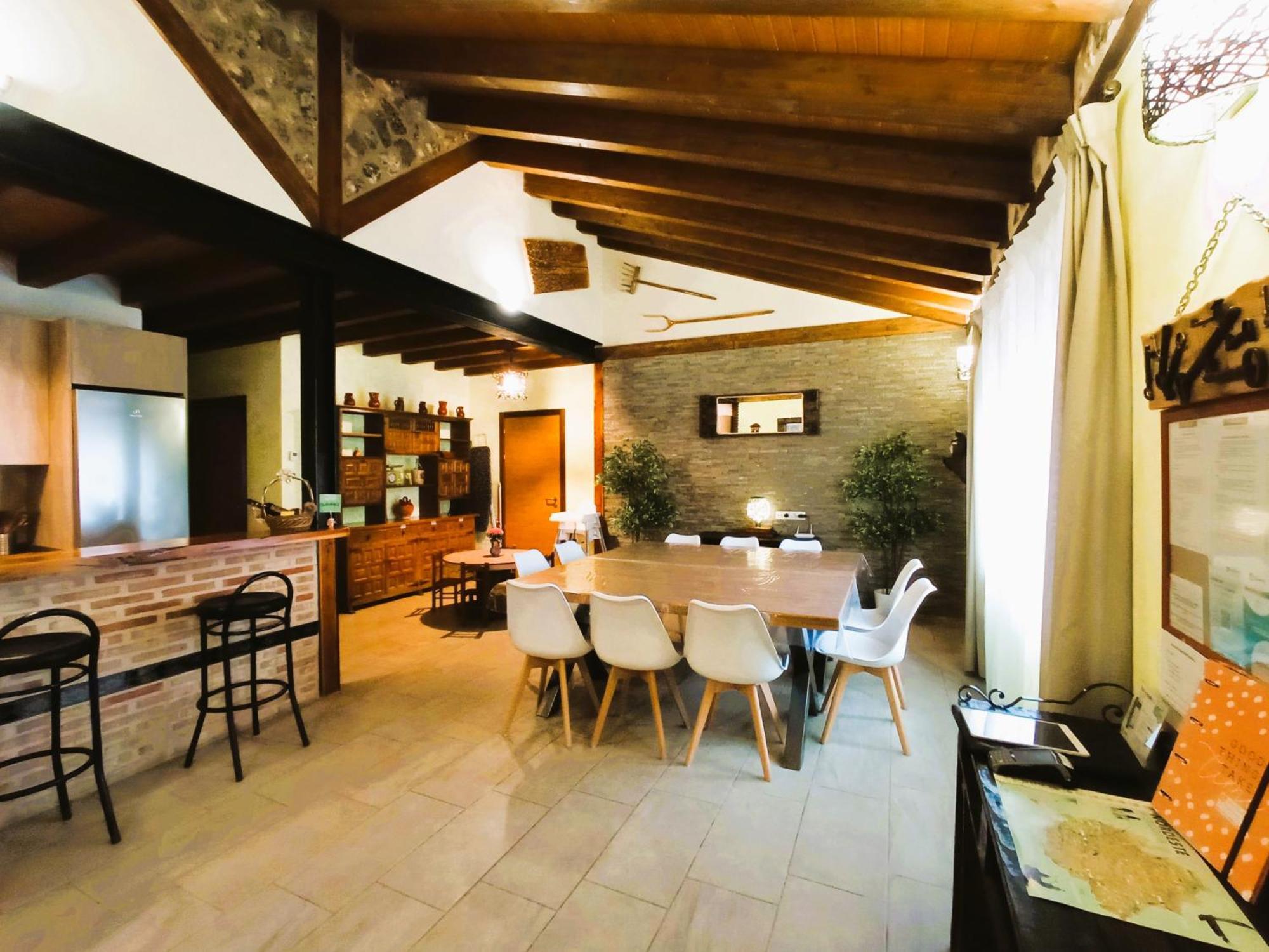 Casa Entre Hoces10-12paxjardin Y Barbacoa Fuentemizarra